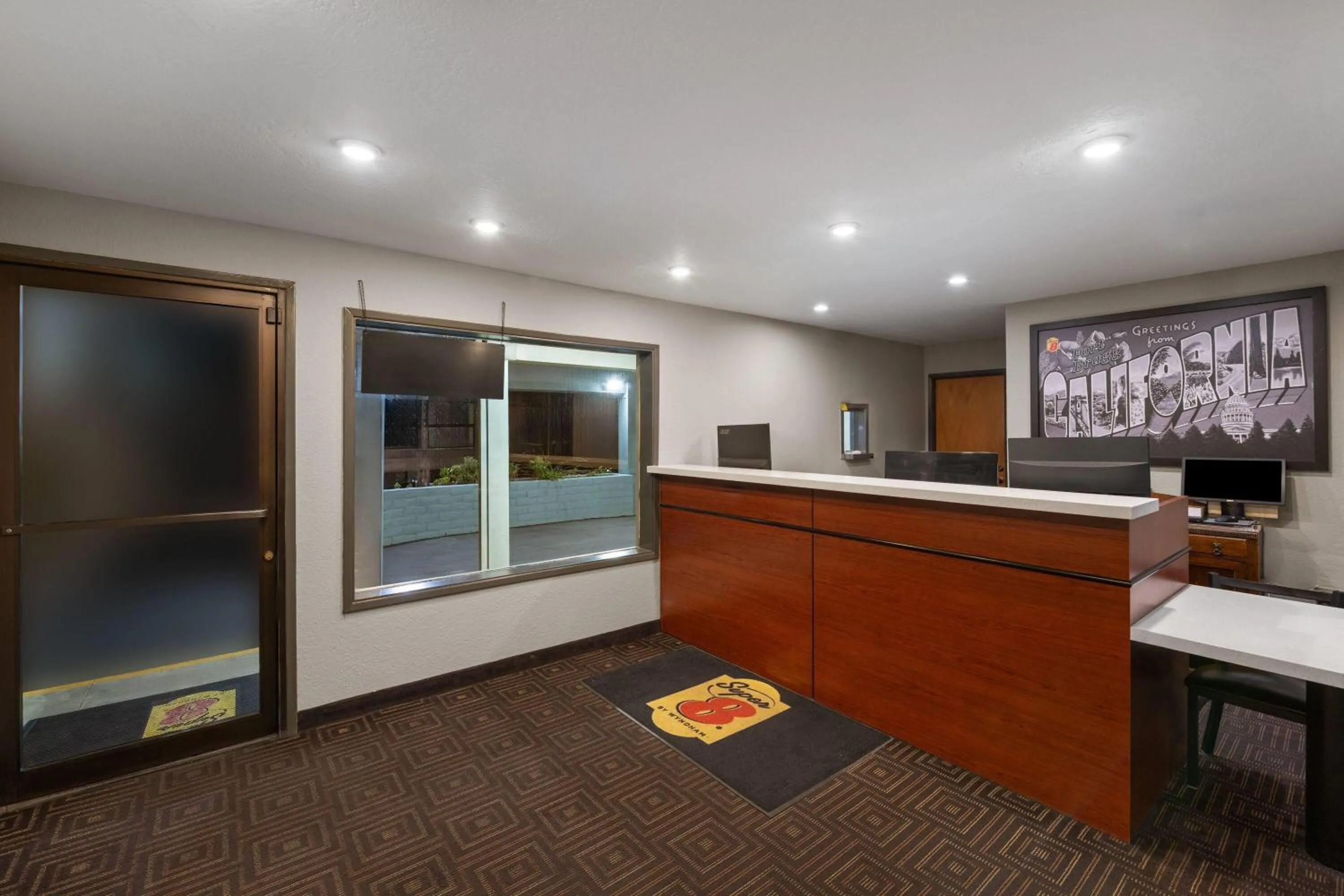 Lobby or reception in Super 8 by Wyndham Fort Bragg