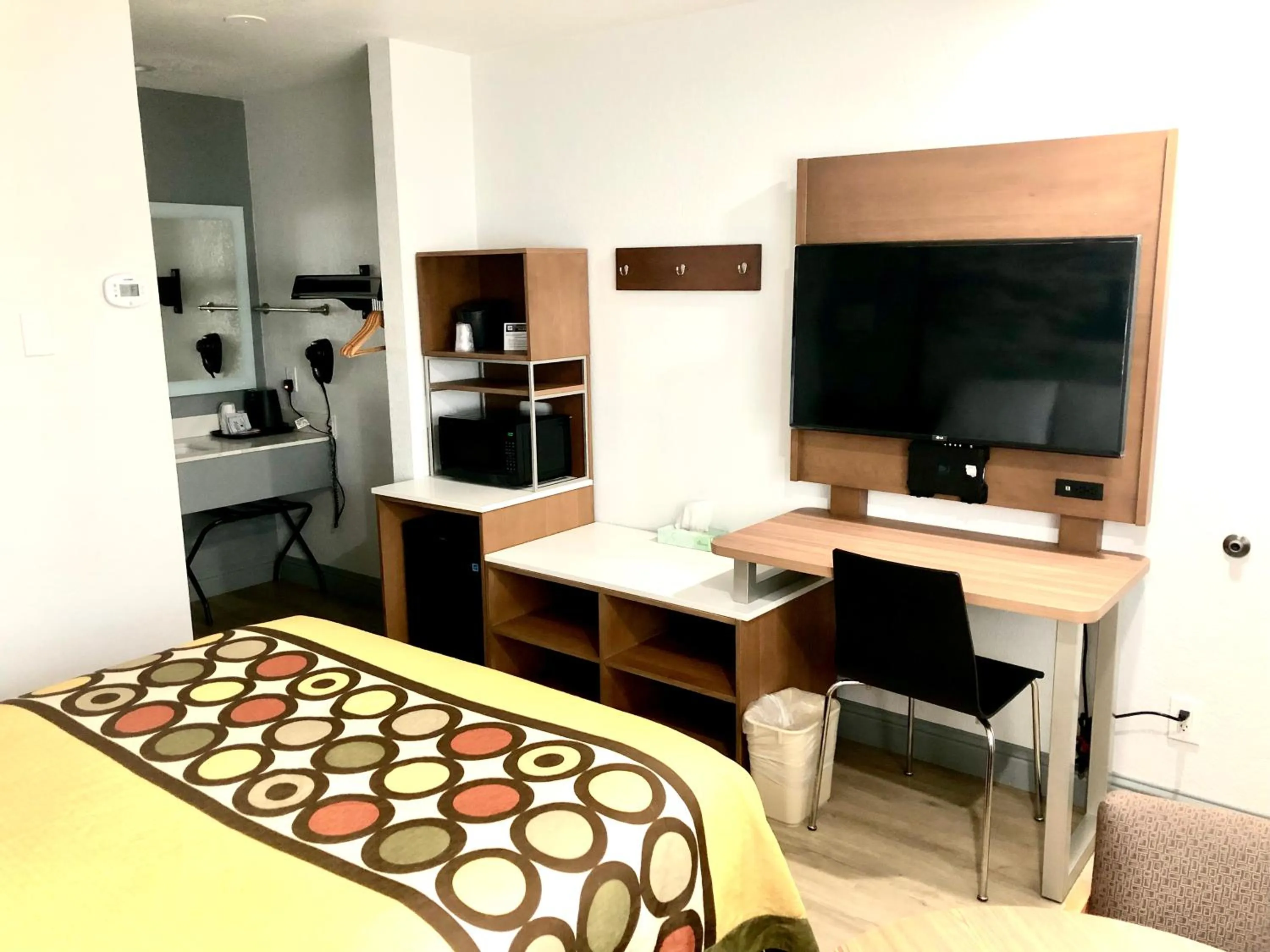 Bed in Super 8 by Wyndham Fort Bragg