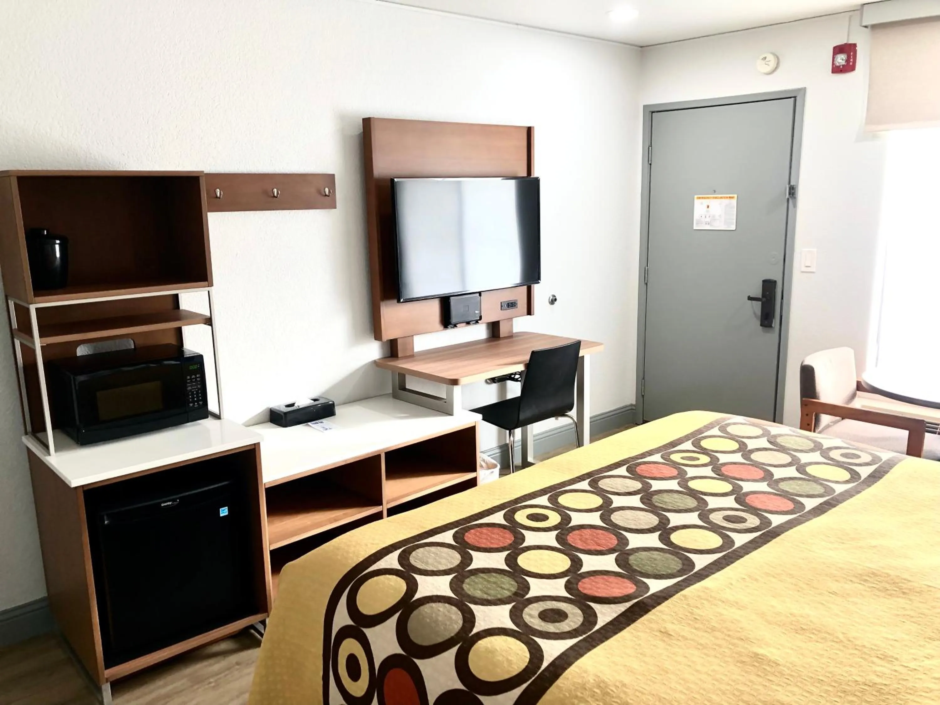 Bed in Super 8 by Wyndham Fort Bragg