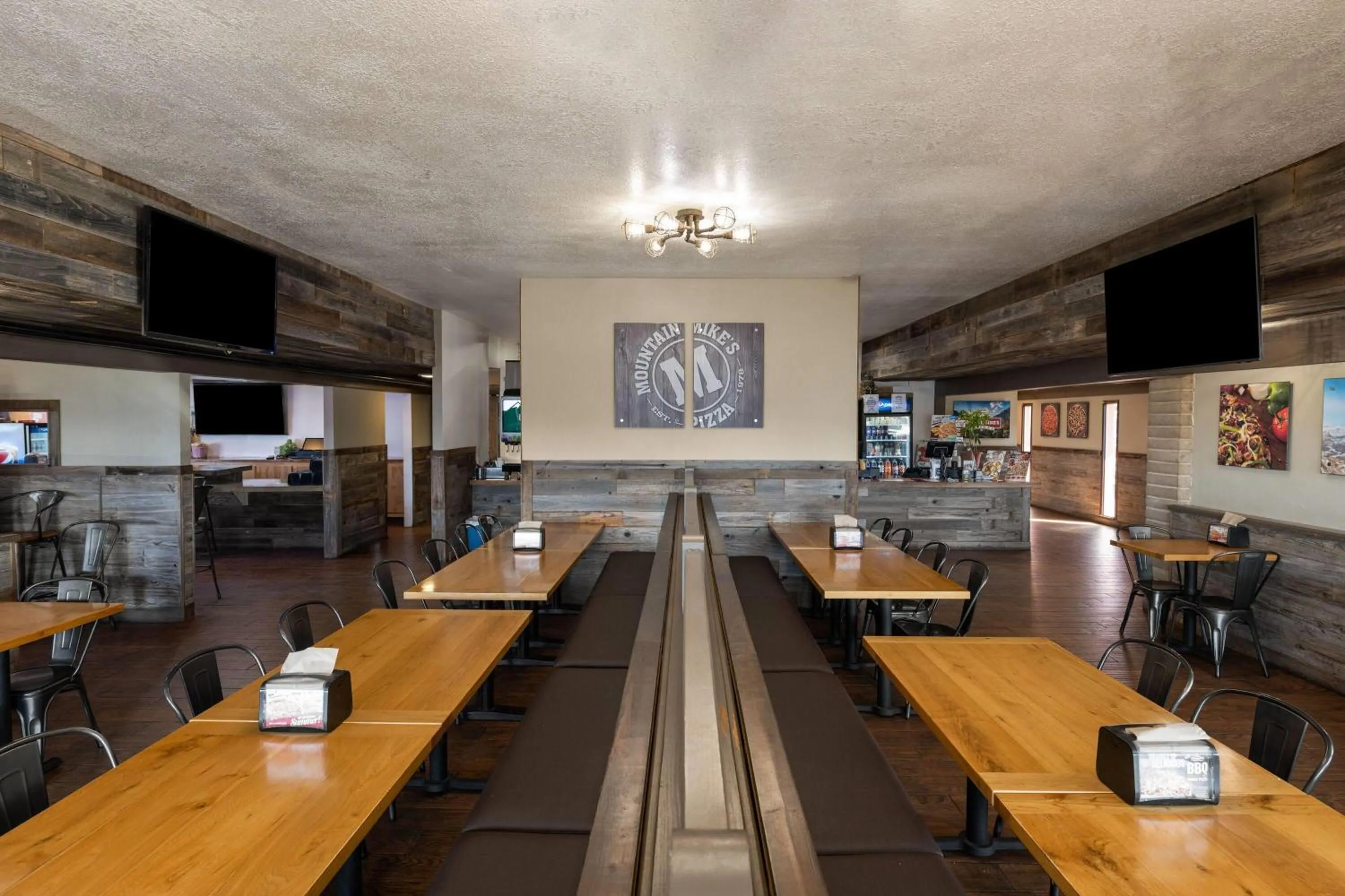 Restaurant/places to eat in Super 8 by Wyndham Fort Bragg