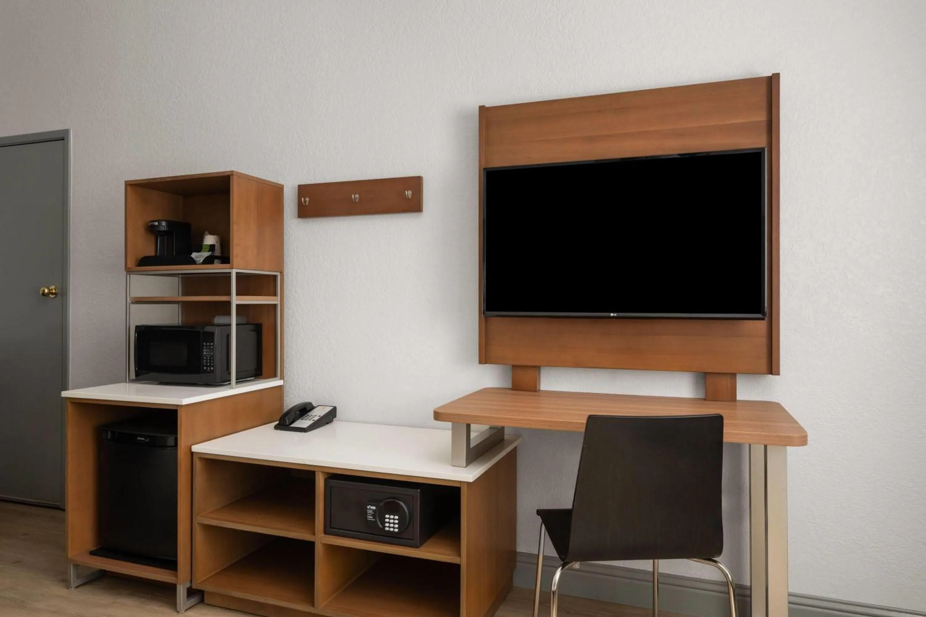 Photo of the whole room in Super 8 by Wyndham Fort Bragg