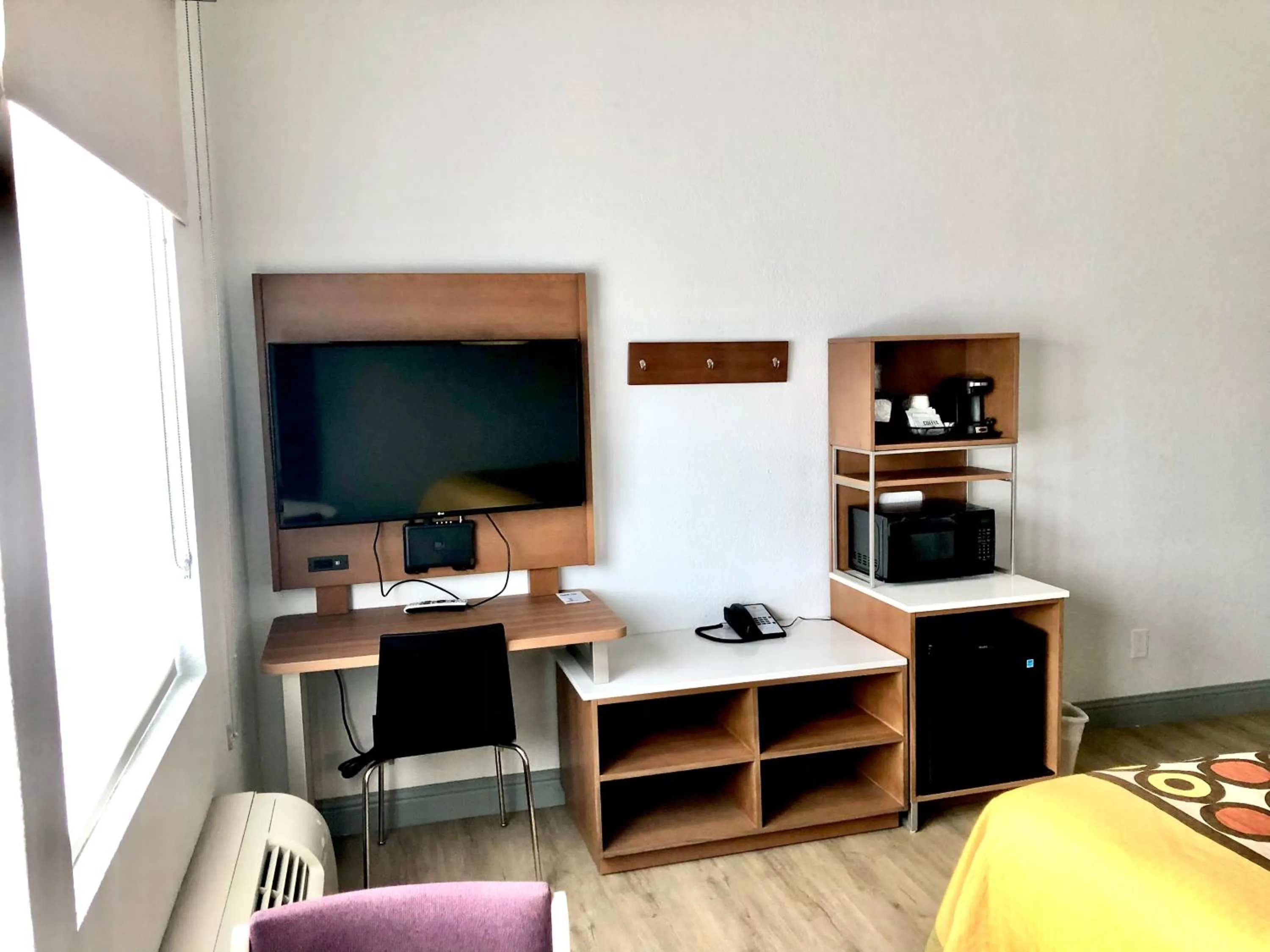 Super 8 by Wyndham Fort Bragg