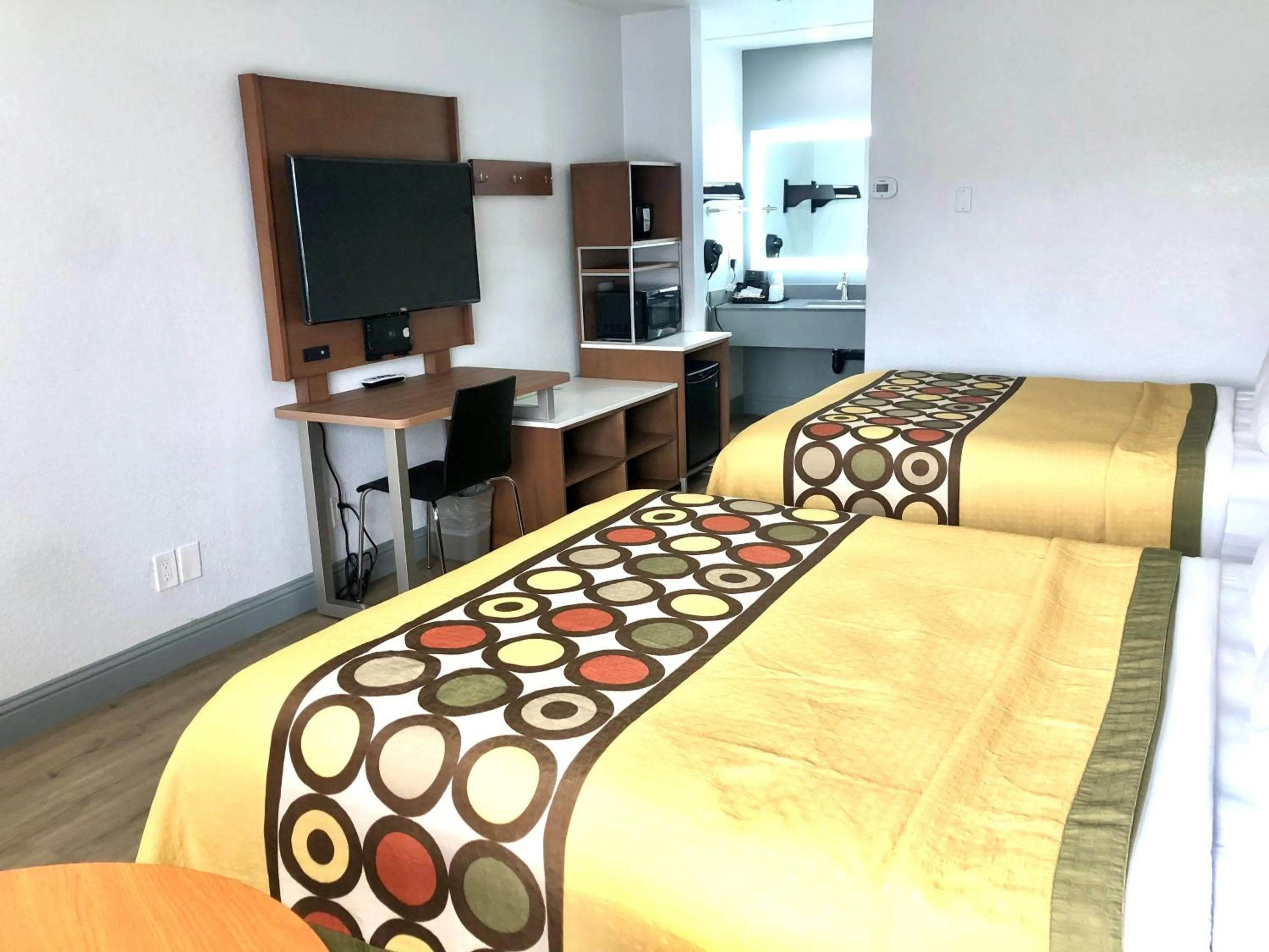 Super 8 by Wyndham Fort Bragg