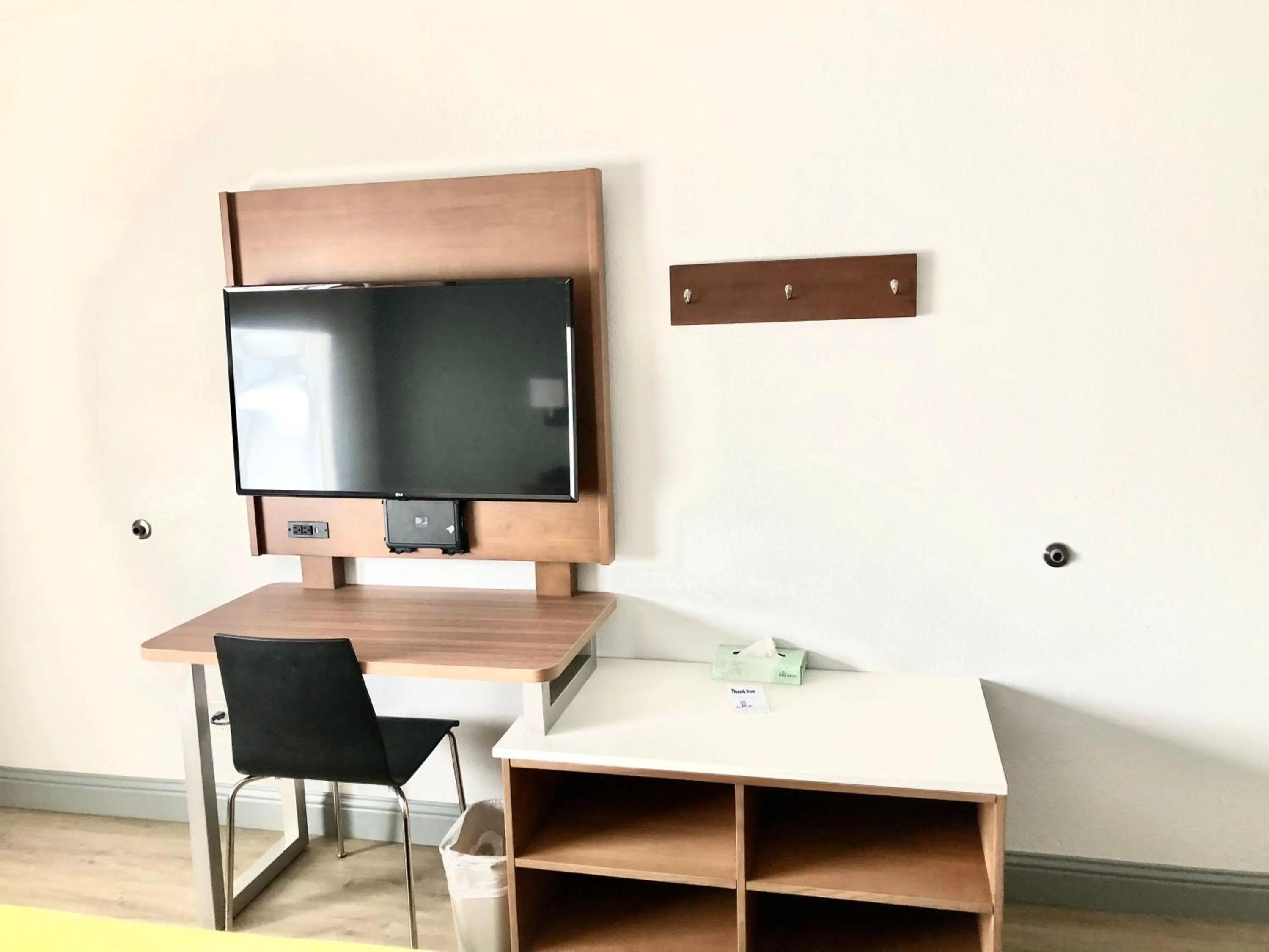 Super 8 by Wyndham Fort Bragg