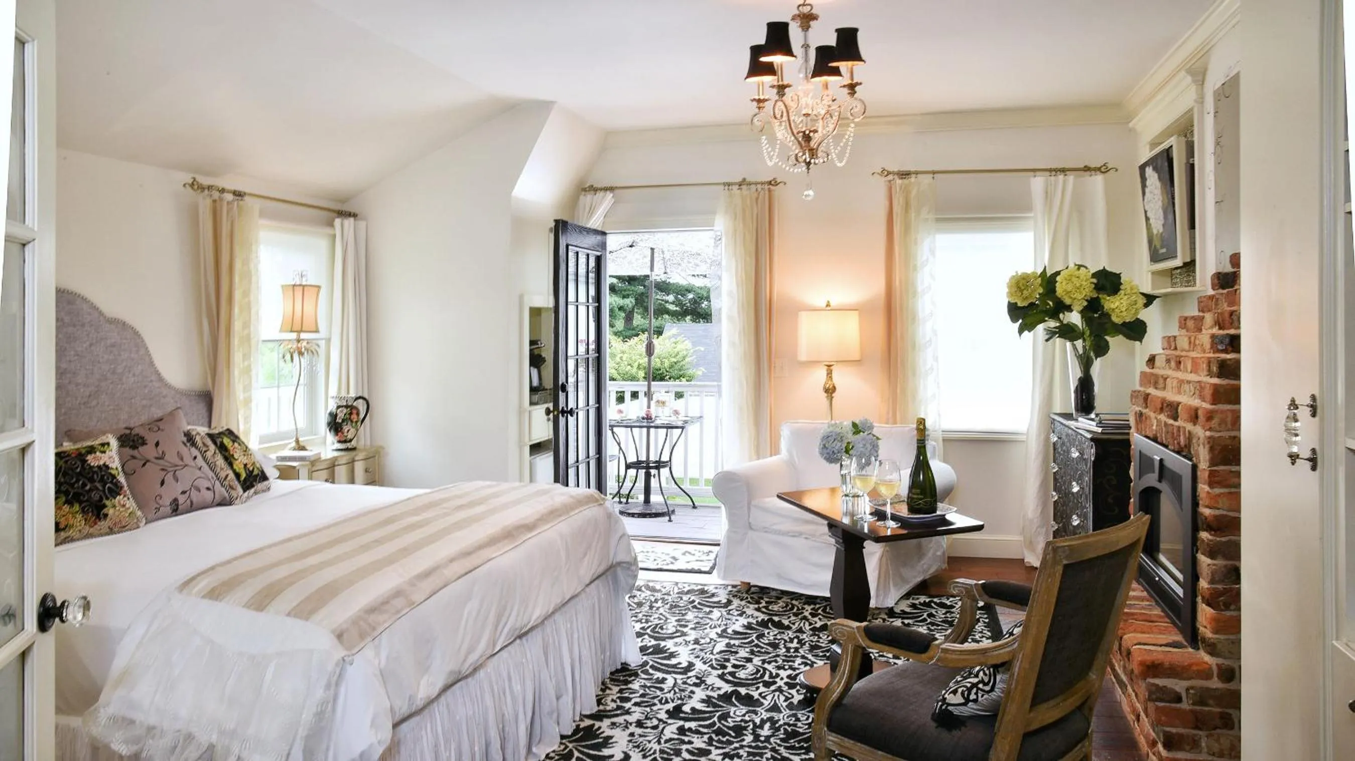 Bedroom, Bed in The Connecticut River Valley Inn Hartford South/Glastonbury