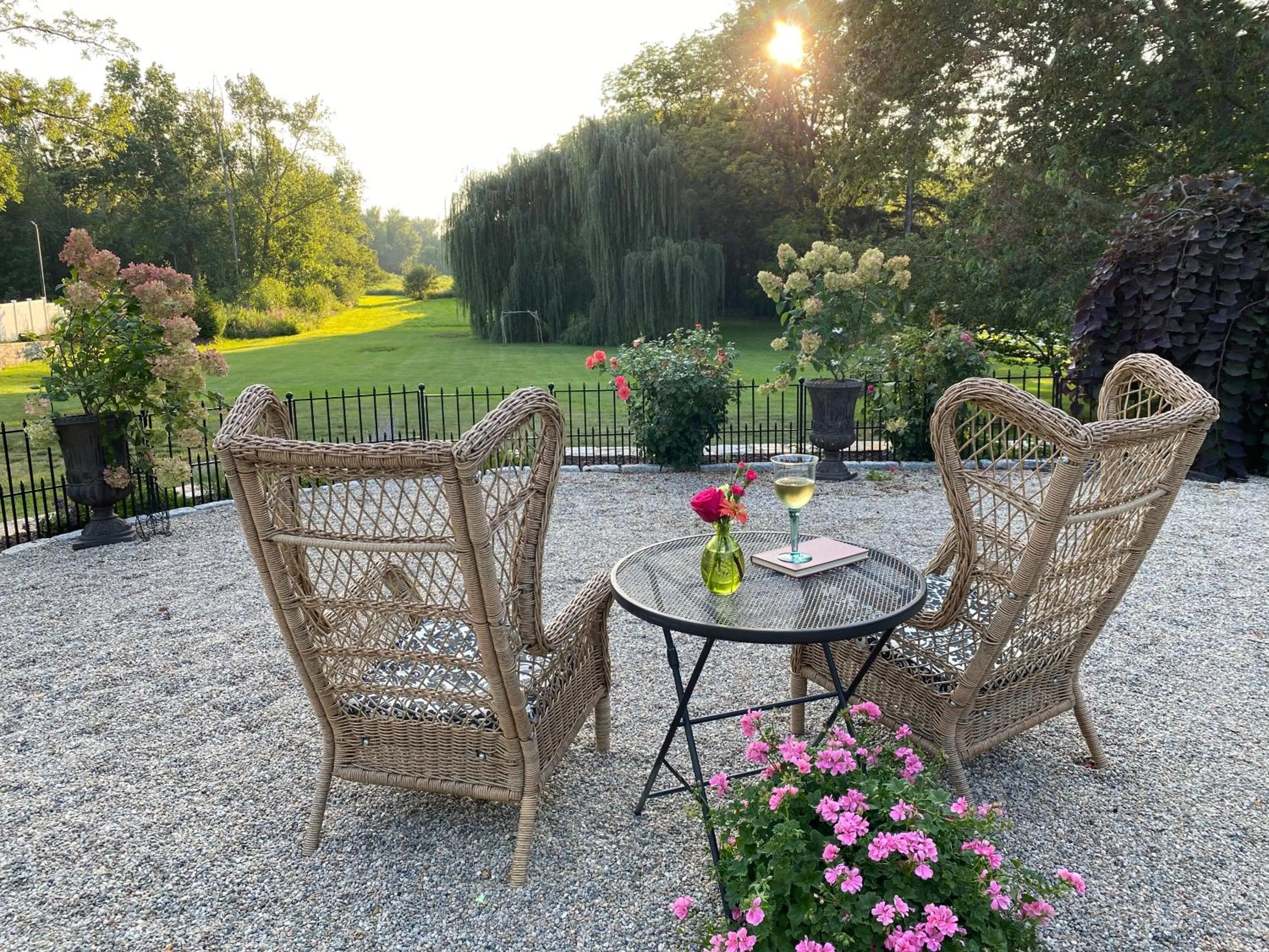 Patio in The Connecticut River Valley Inn Hartford South/Glastonbury