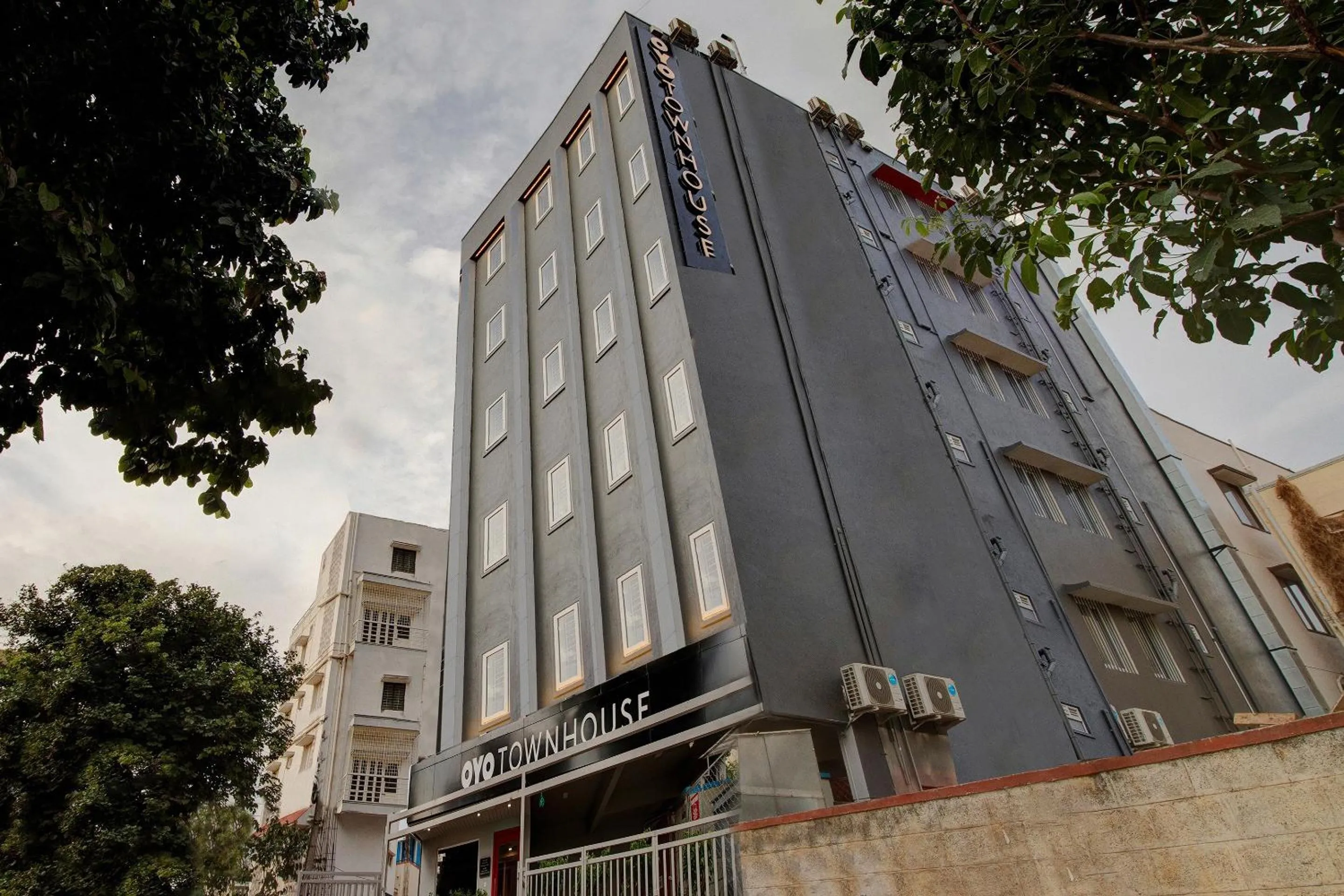 Facade/entrance in Super Townhouse Siri Residency