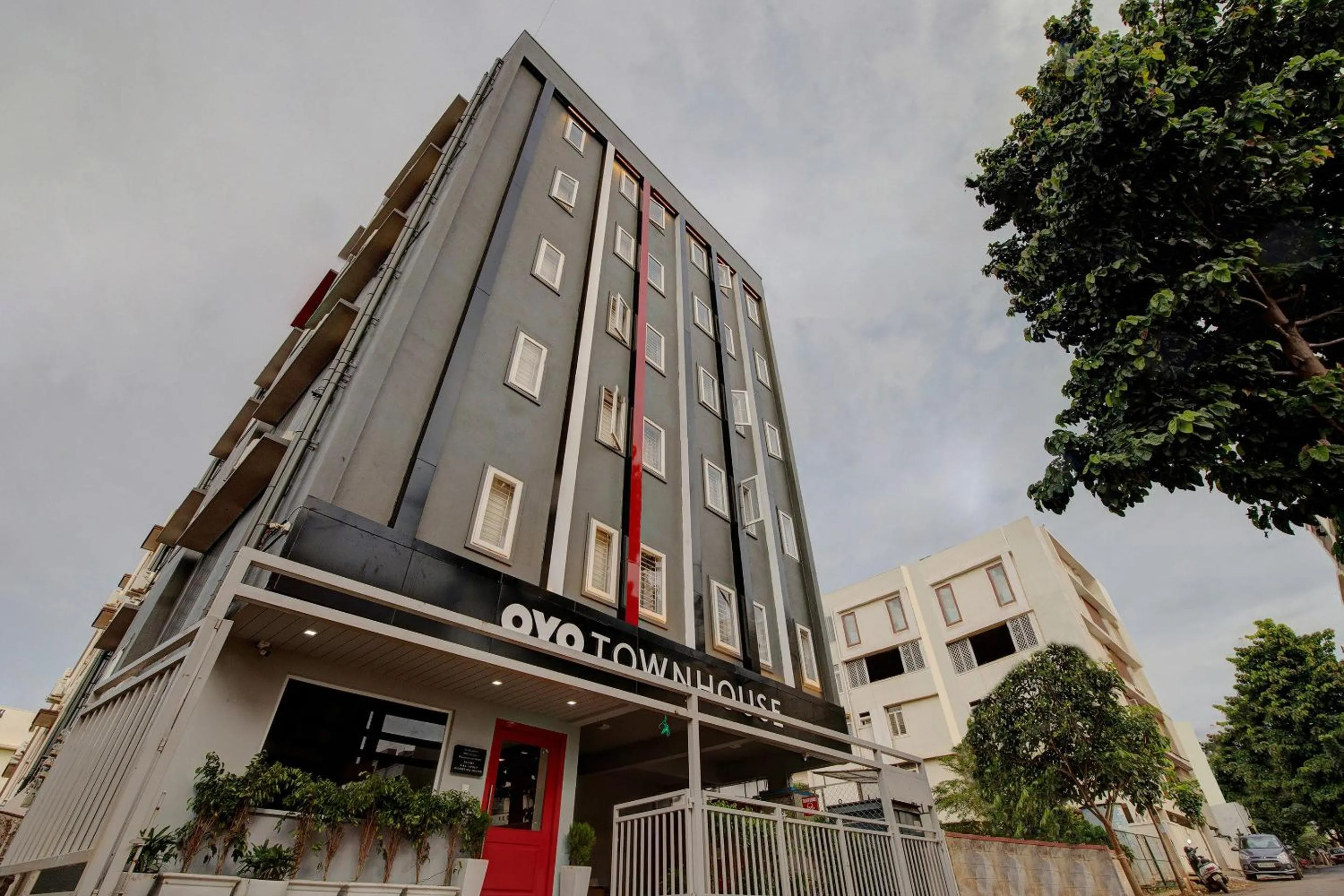 Facade/entrance in Super Townhouse Siri Residency