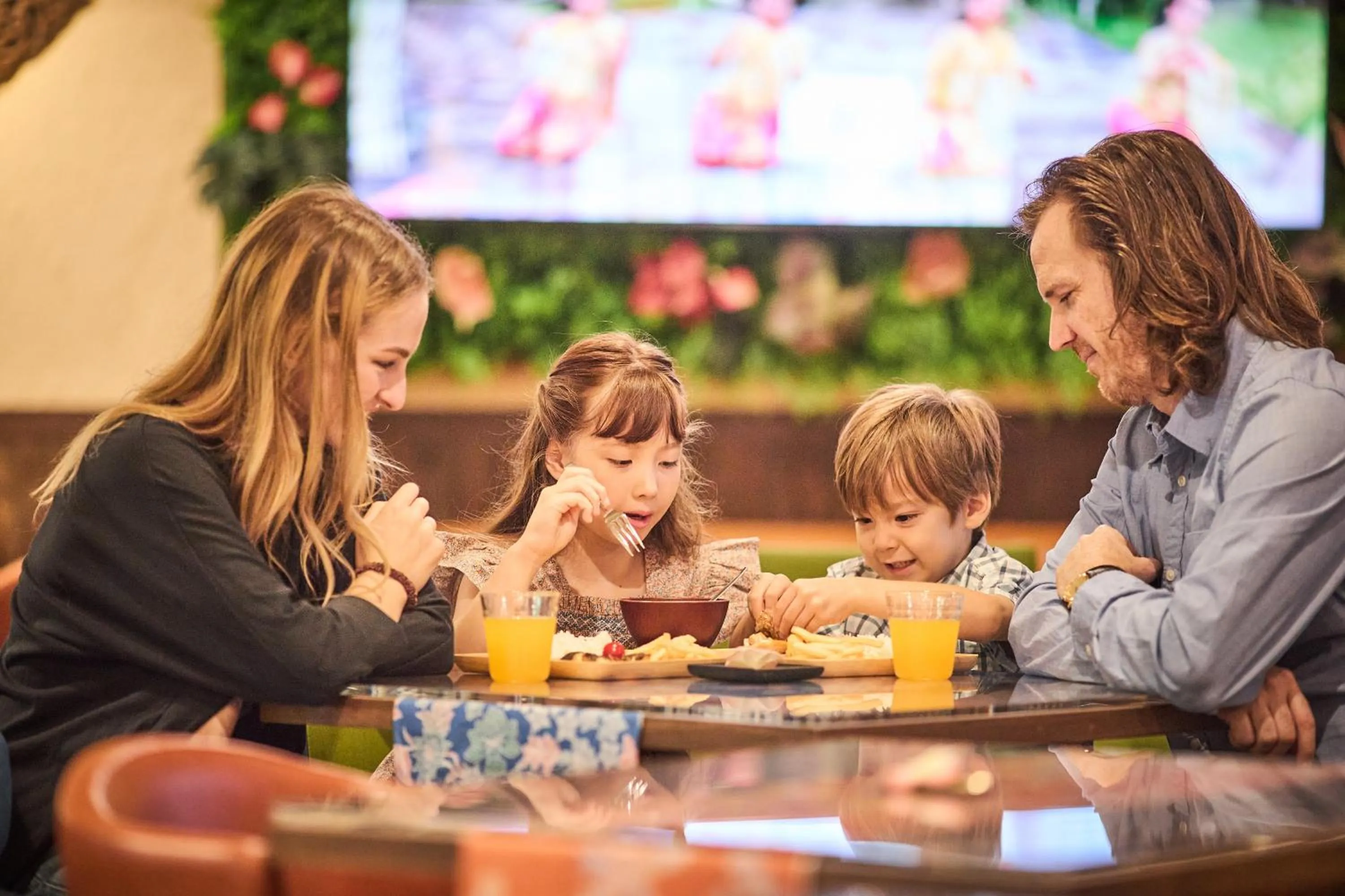 Food and drinks in Hotel Pasela Living Shinjuku