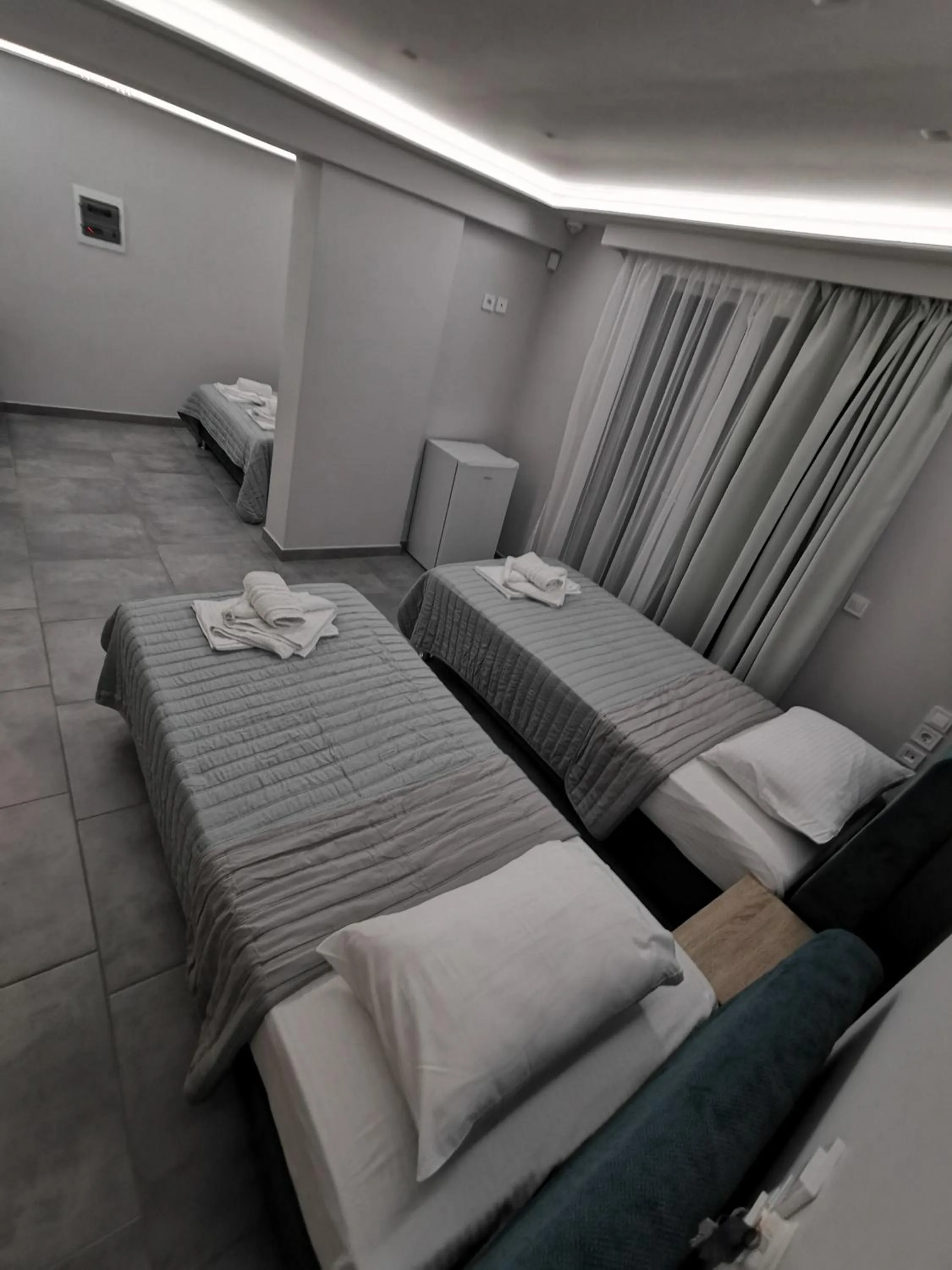 Bed in 3 Island View Hotel