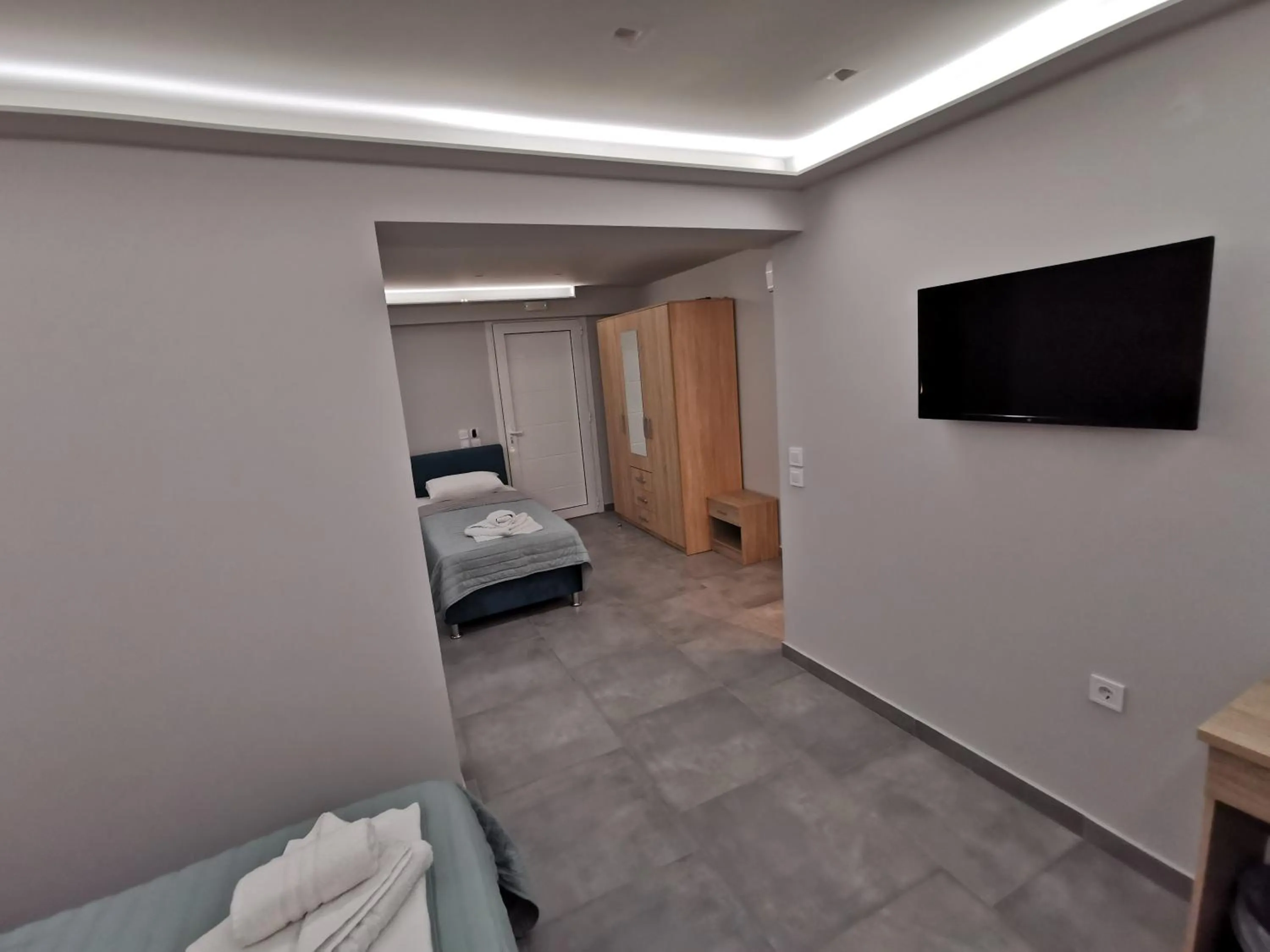 Bed in 3 Island View Hotel