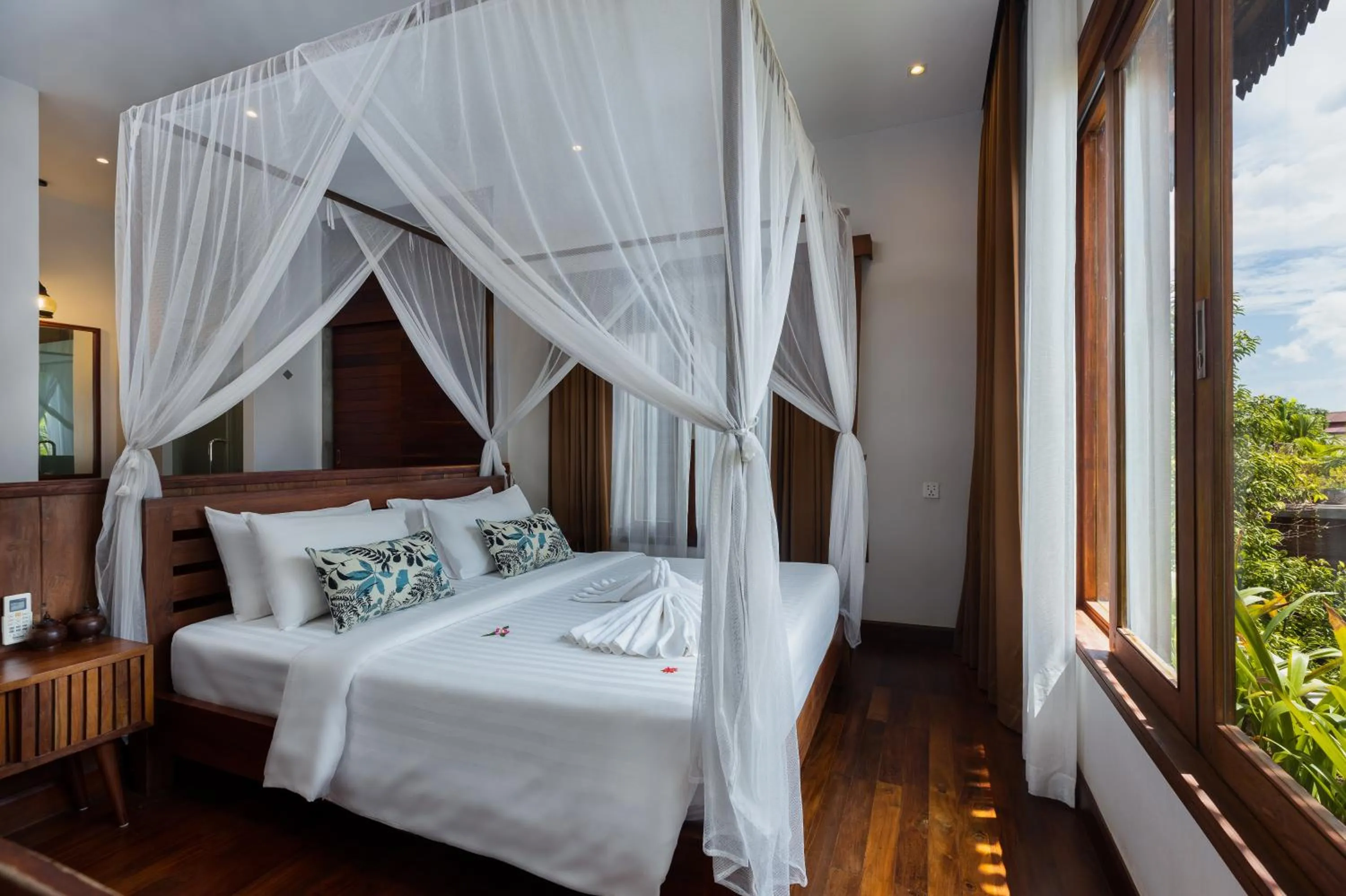 Bedroom, Bed in Golden Vishnu Villa