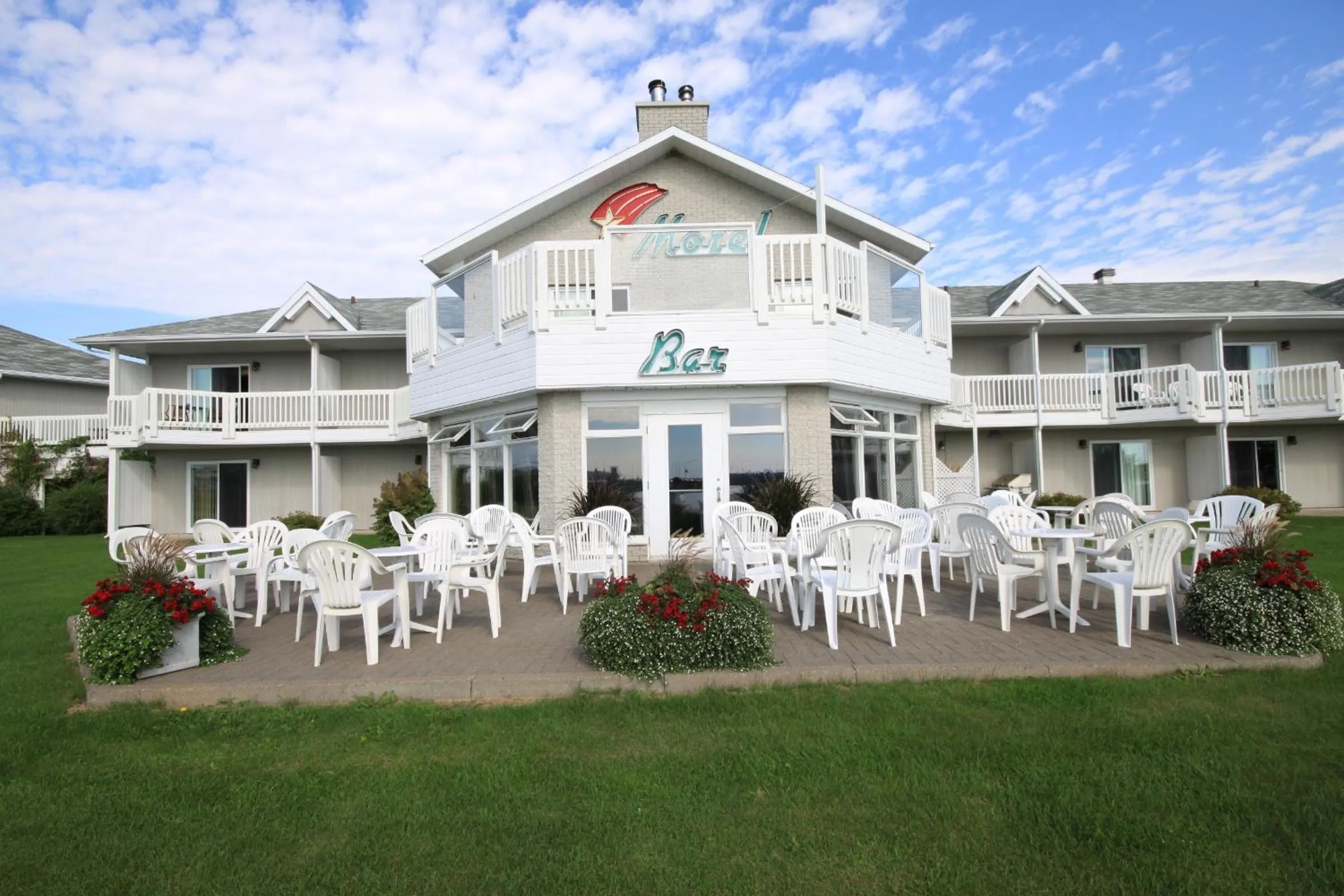 Property building in Motel Grand-Pré Inc