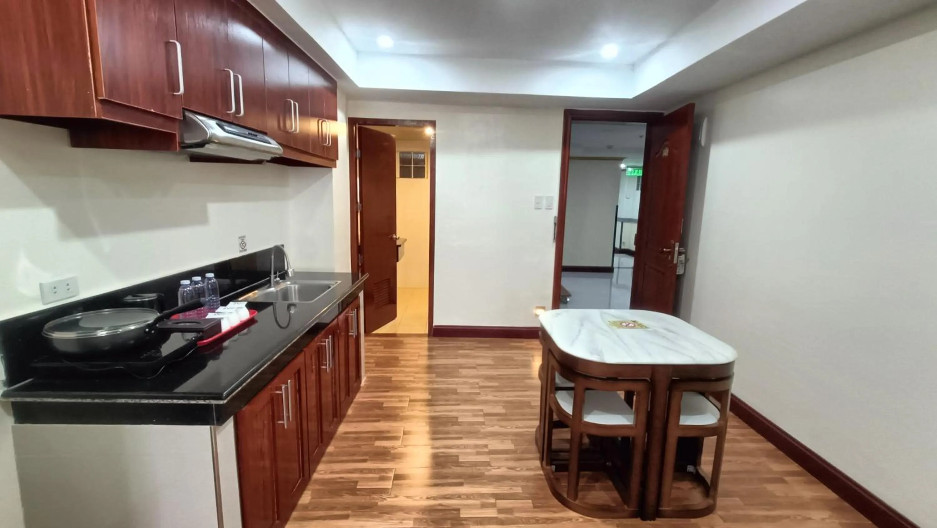 Kitchen or kitchenette in 456 Hotel