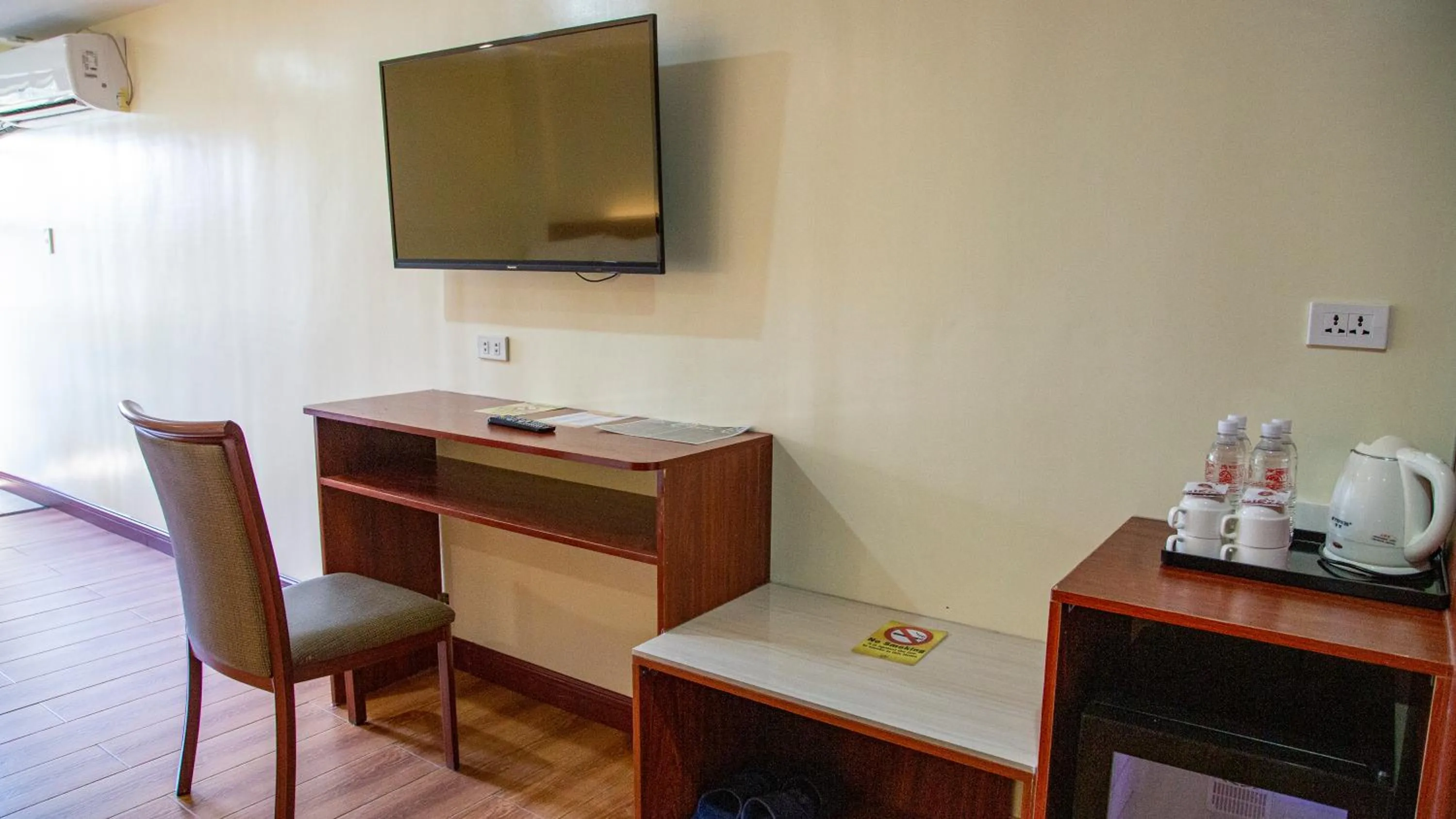 TV and multimedia in 456 Hotel