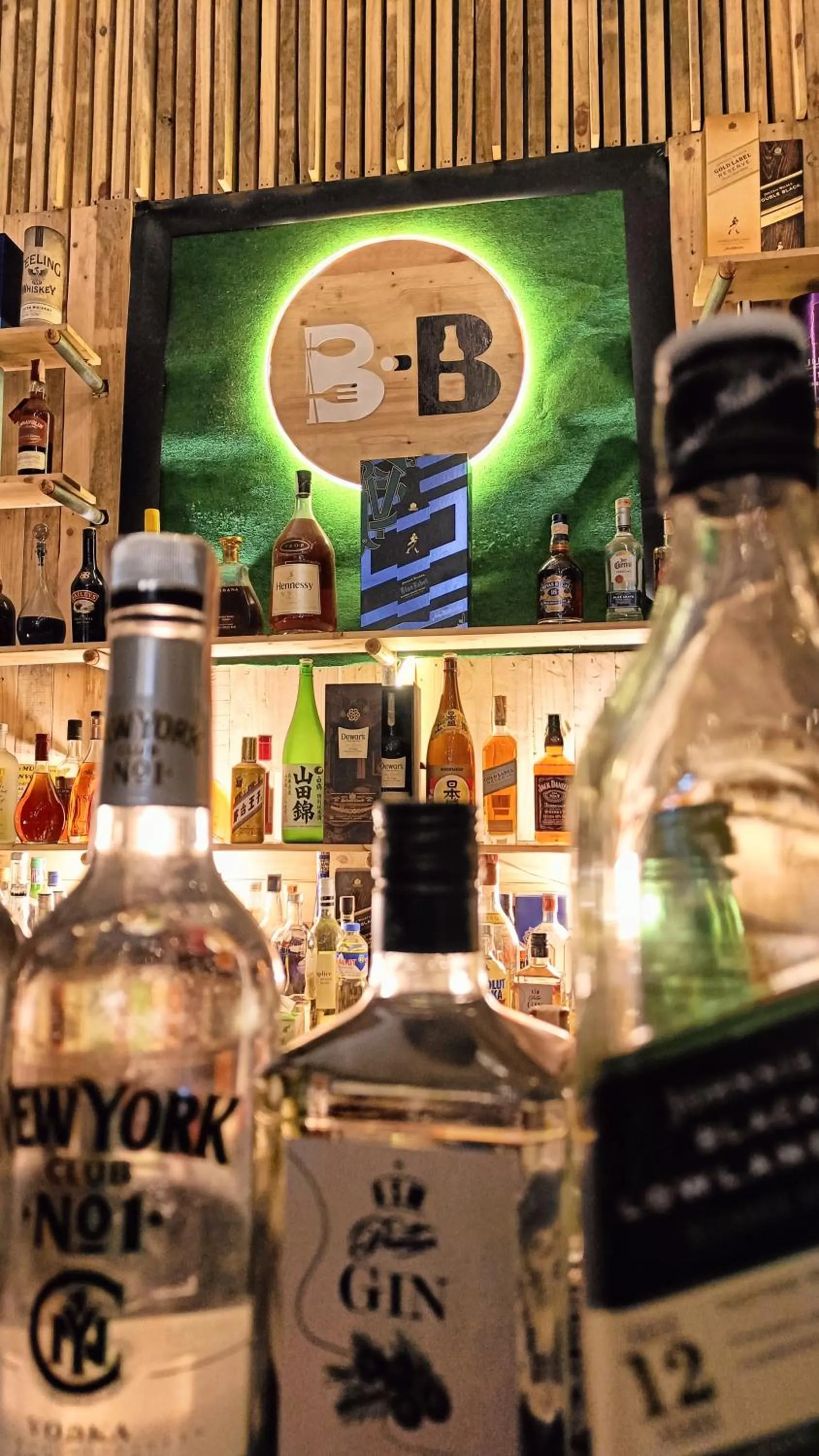 Nightclub / DJ in 456 Hotel