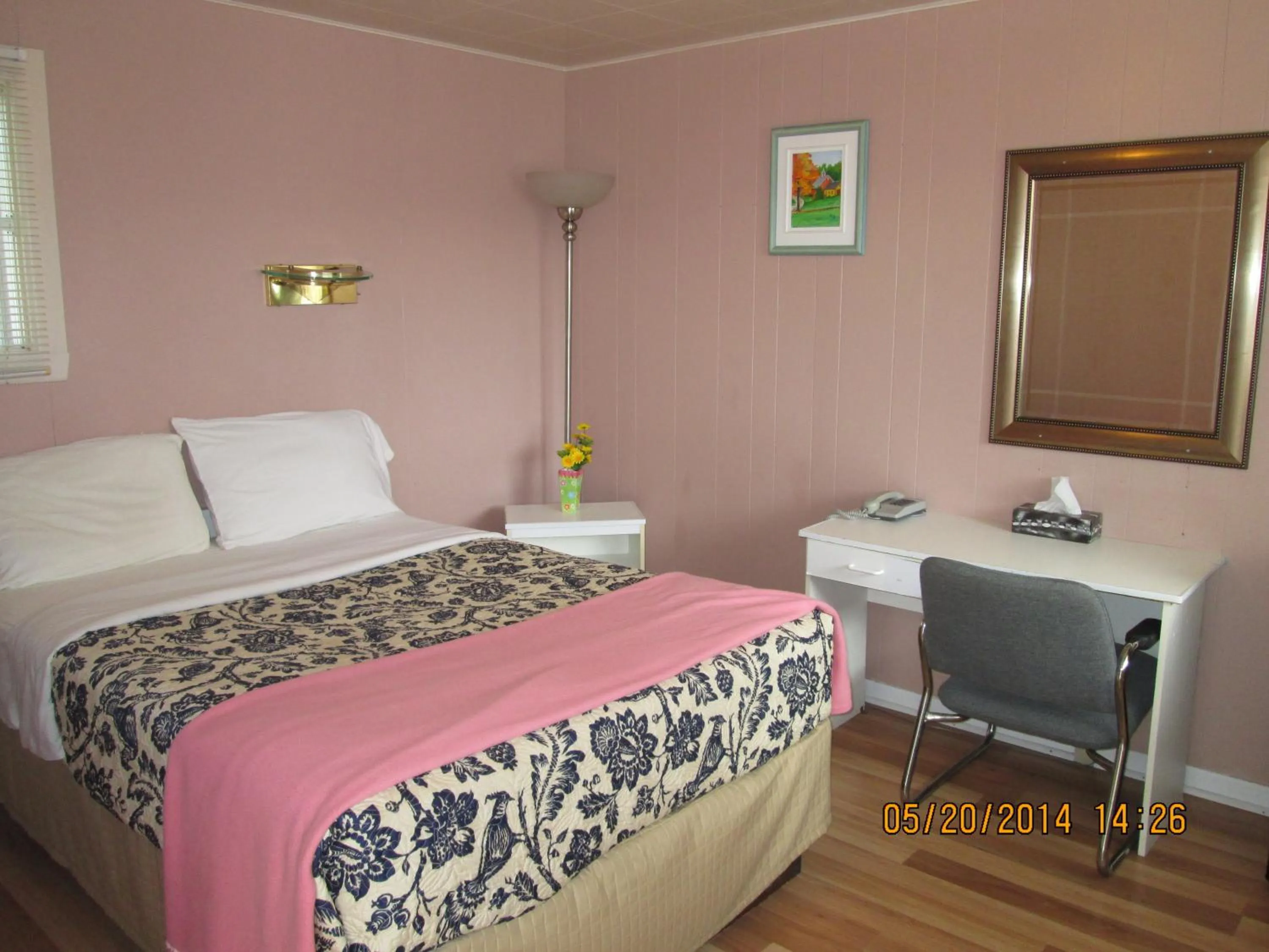 Photo of the whole room, Bed in Motel Jann