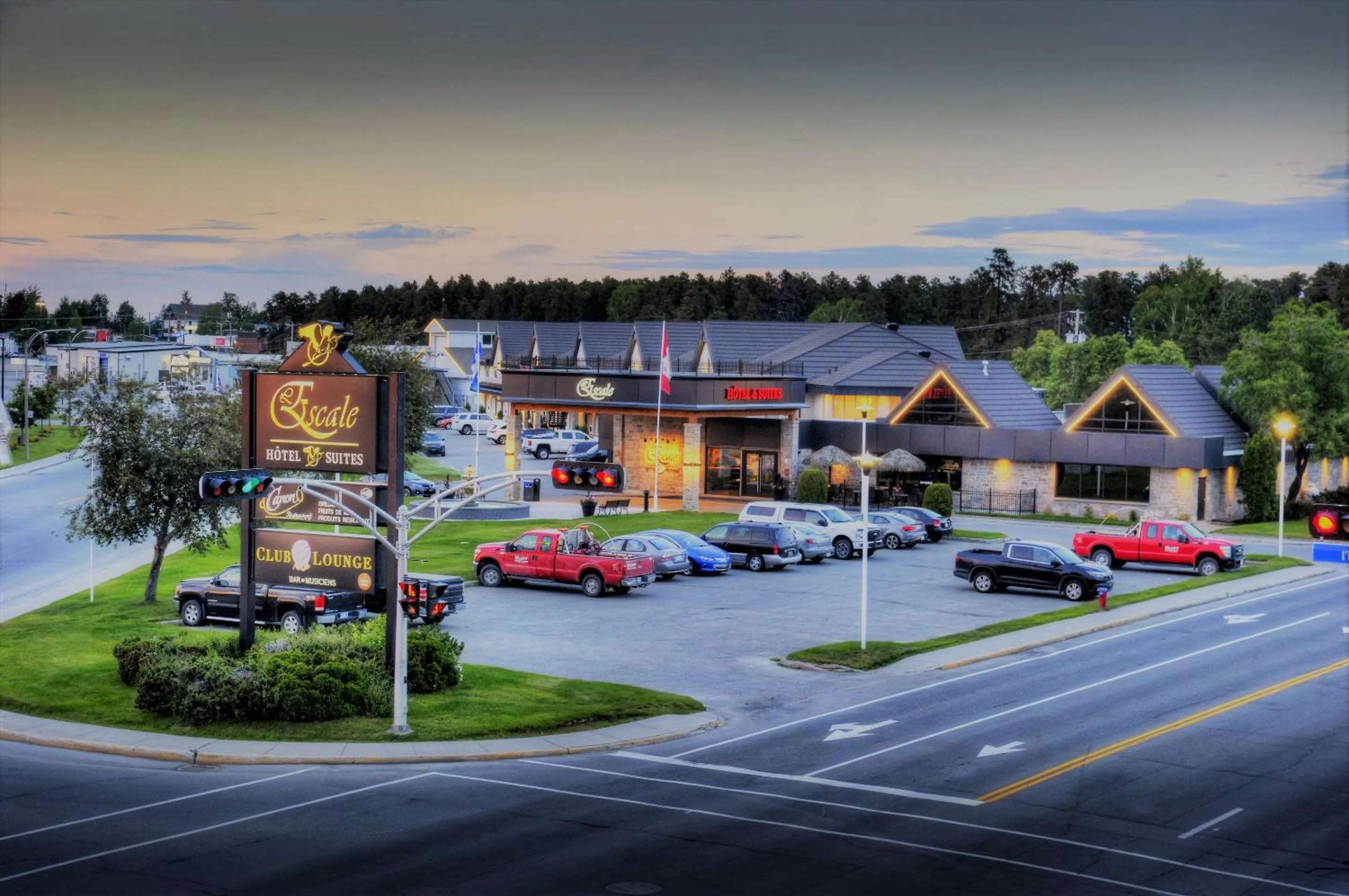 Property building in L'Escale Hôtel Suites