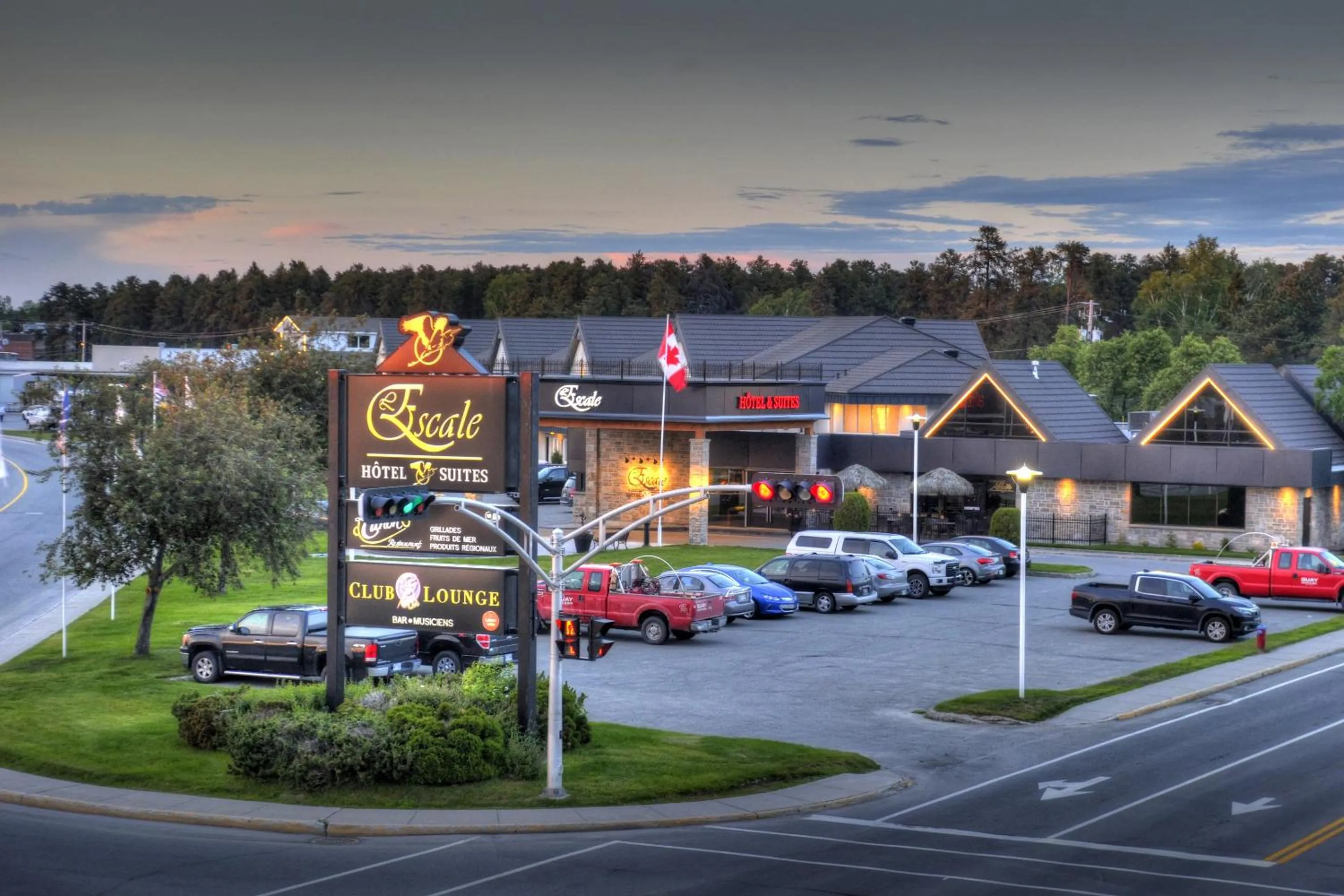 Property building in L'Escale Hôtel Suites