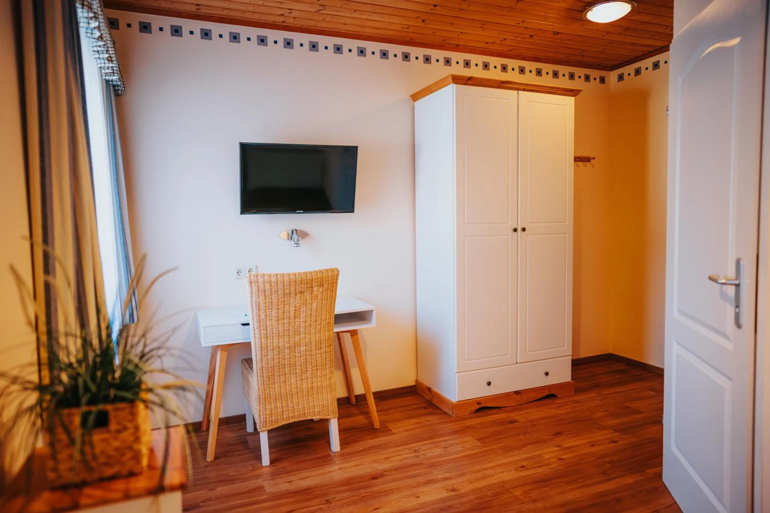 Photo of the whole room in Hotel Leo