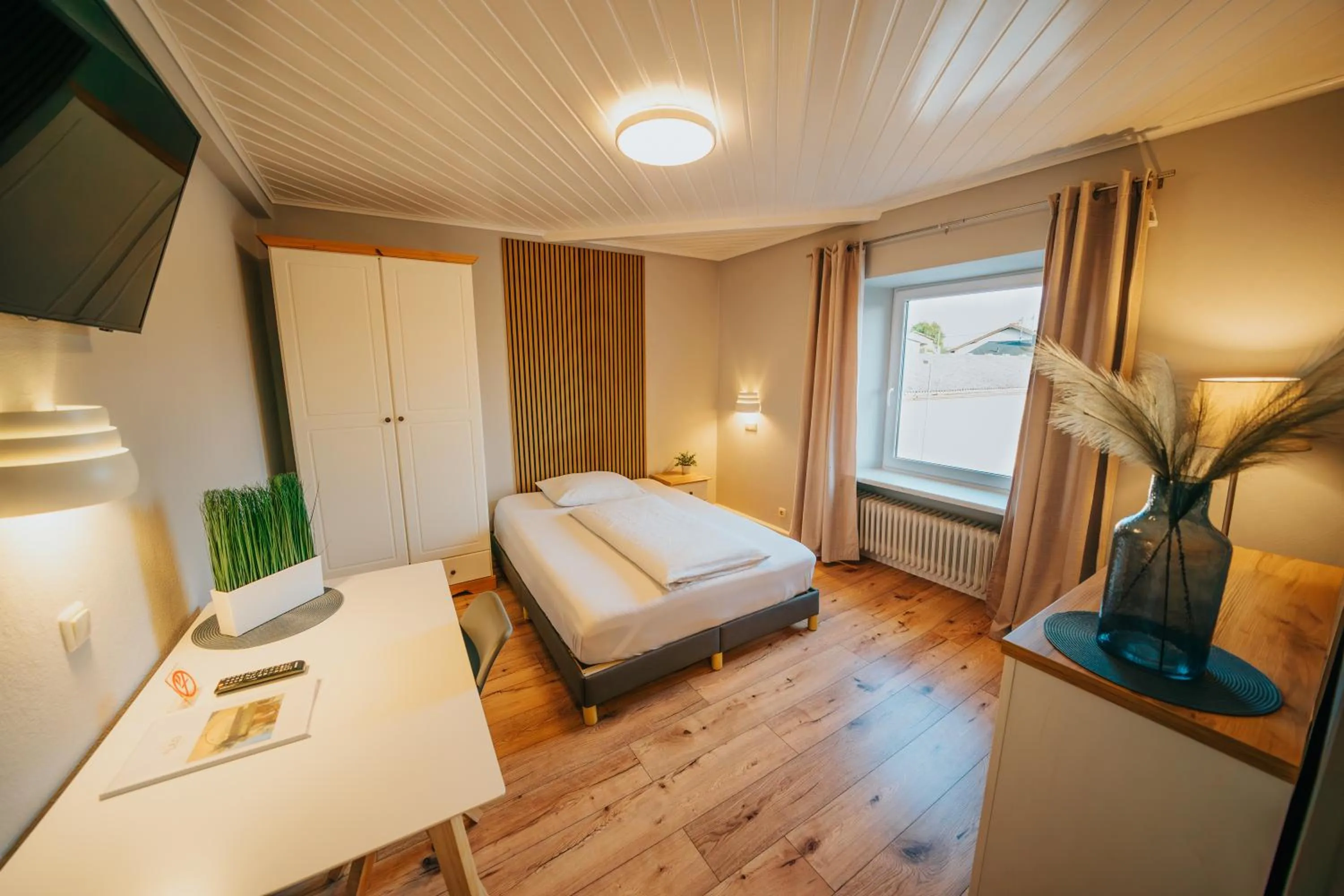 Photo of the whole room, Bed in Hotel Leo