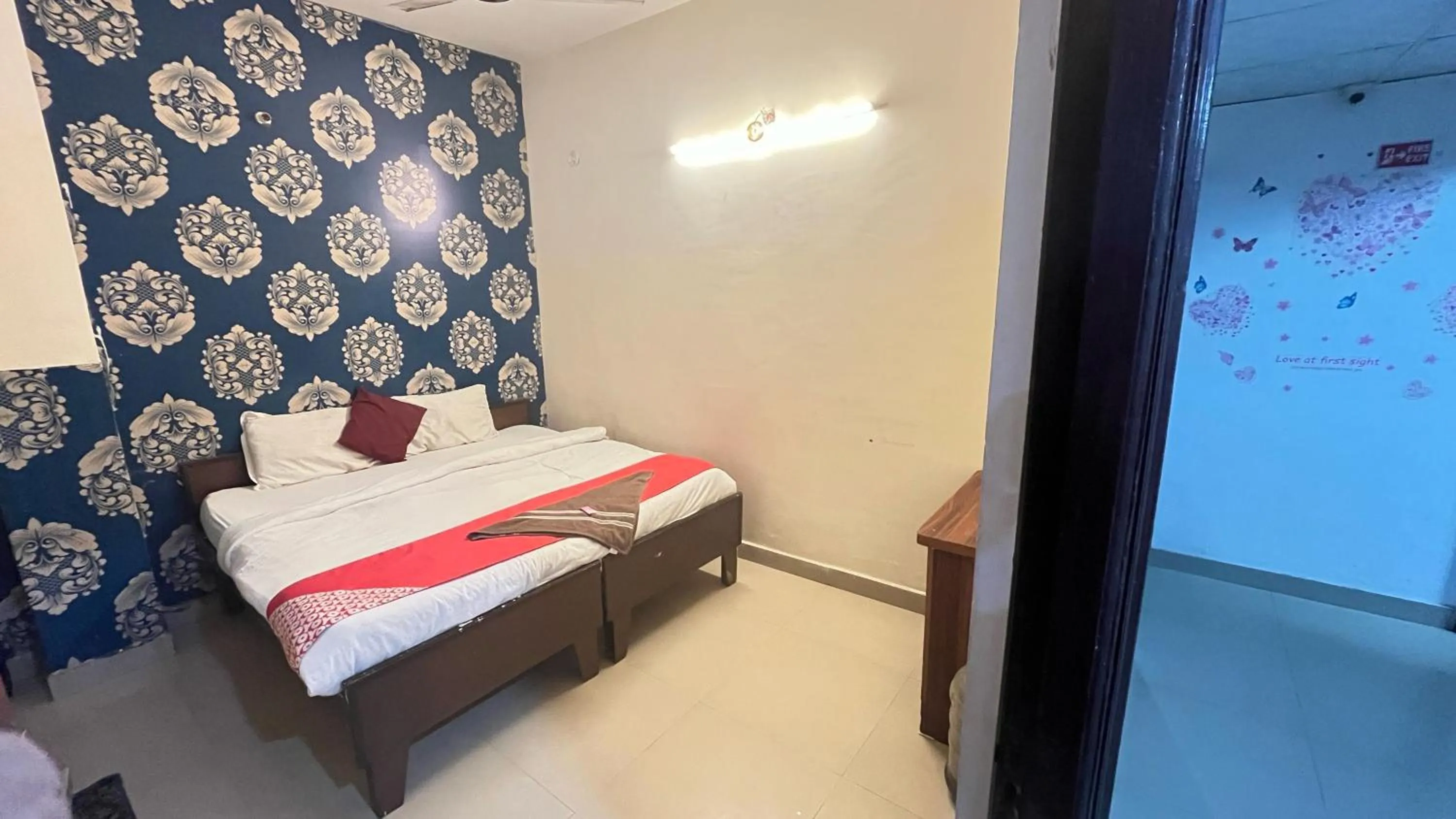 Bedroom, Bed in Hotel O Tara Patel