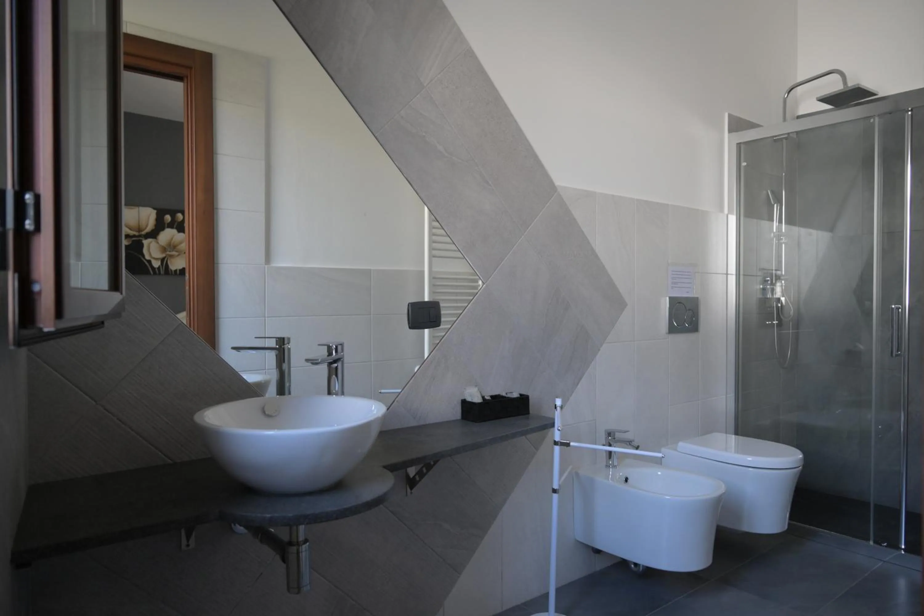 Shower in B&B Sale e Sole sul Mare