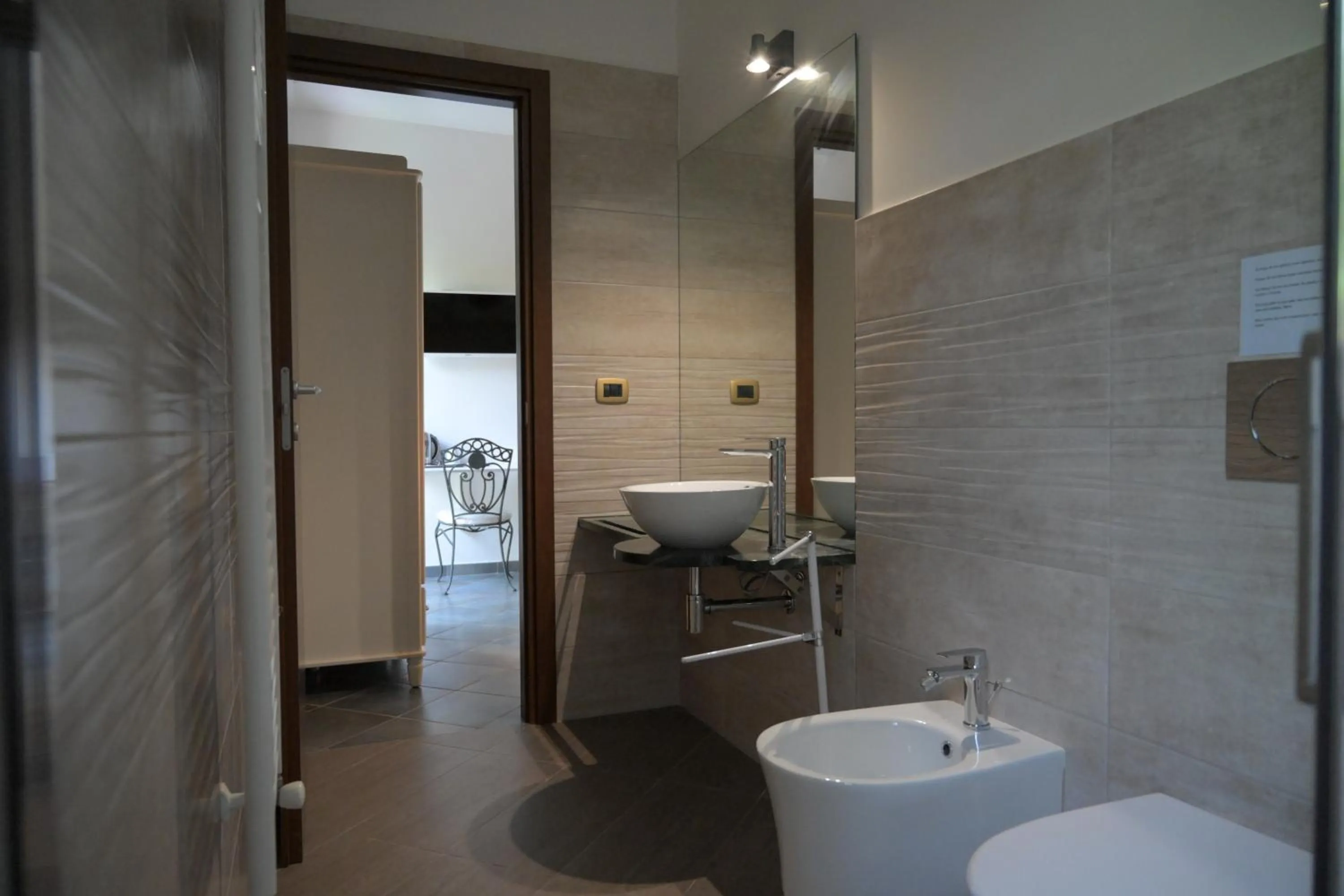 Shower in B&B Sale e Sole sul Mare