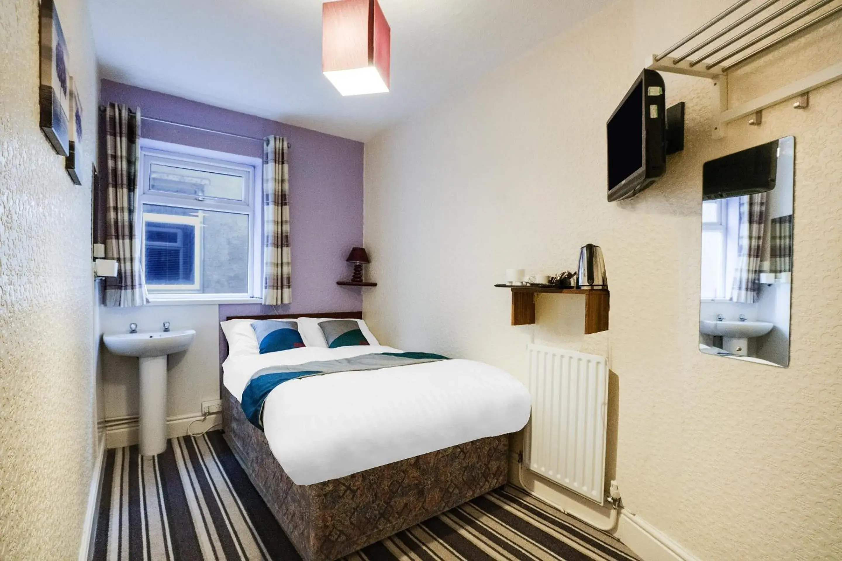 Double Room with Shared Bathroom in St Kildas, Blackpool Central Double Room with Shared Bathroom in St Kildas, Blackpool Central