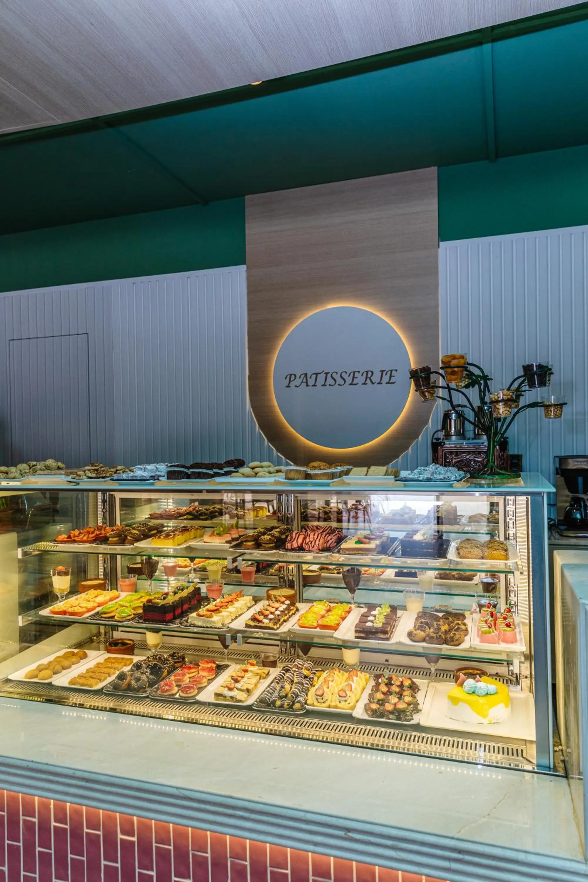 Restaurant/places to eat in Fun & Sun Club Saphire