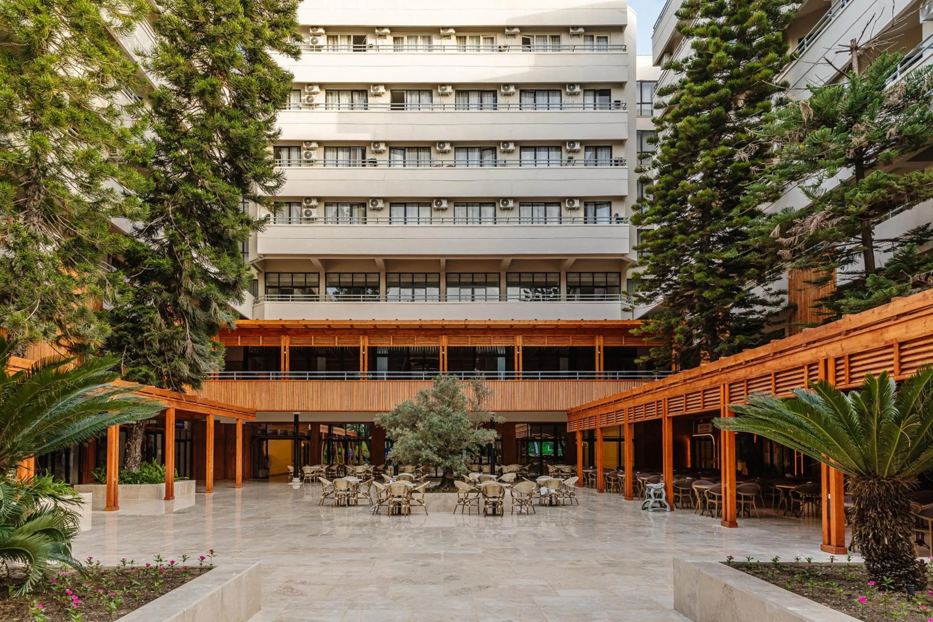 Property building in Fun & Sun Club Saphire