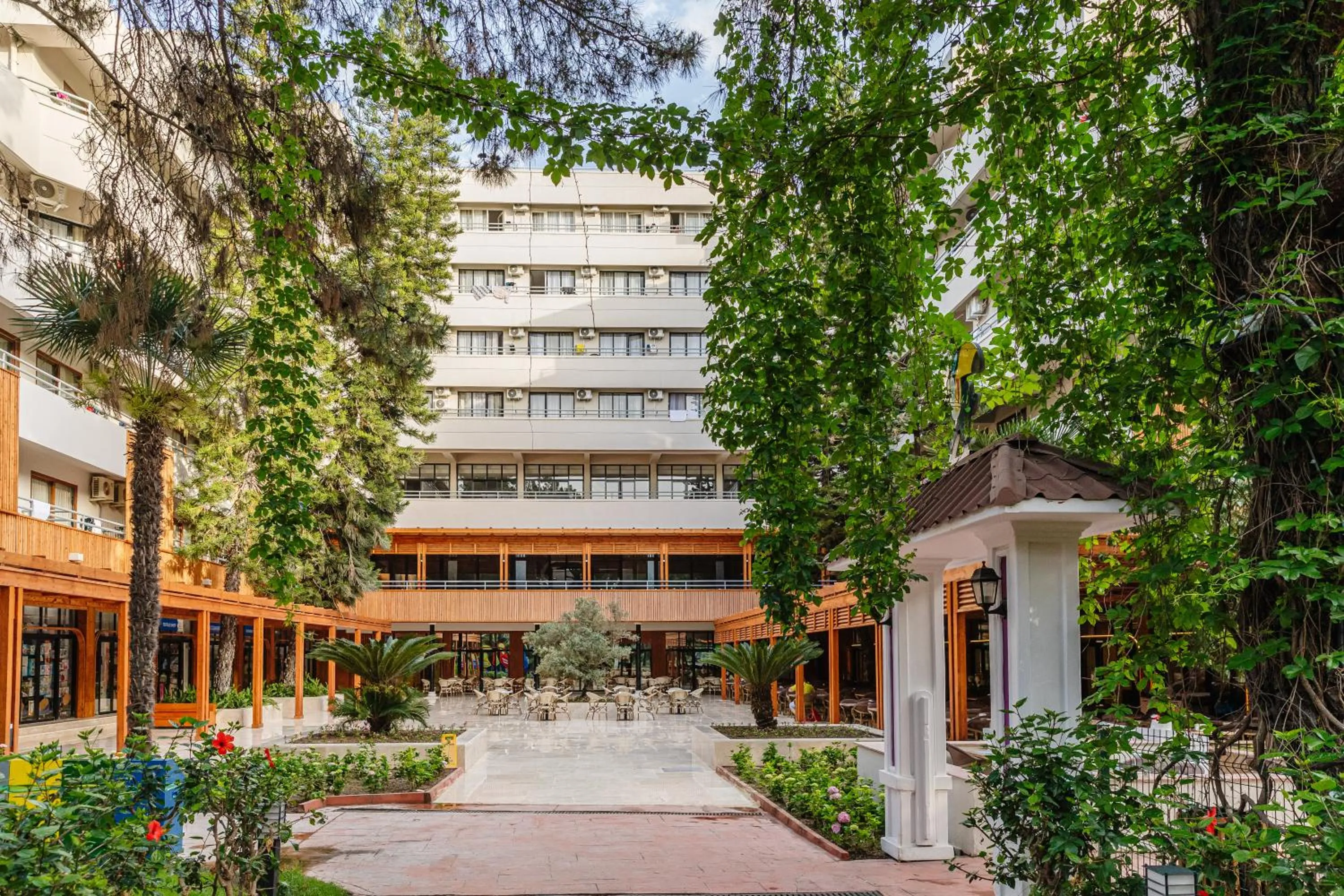 Property building in Fun & Sun Club Saphire