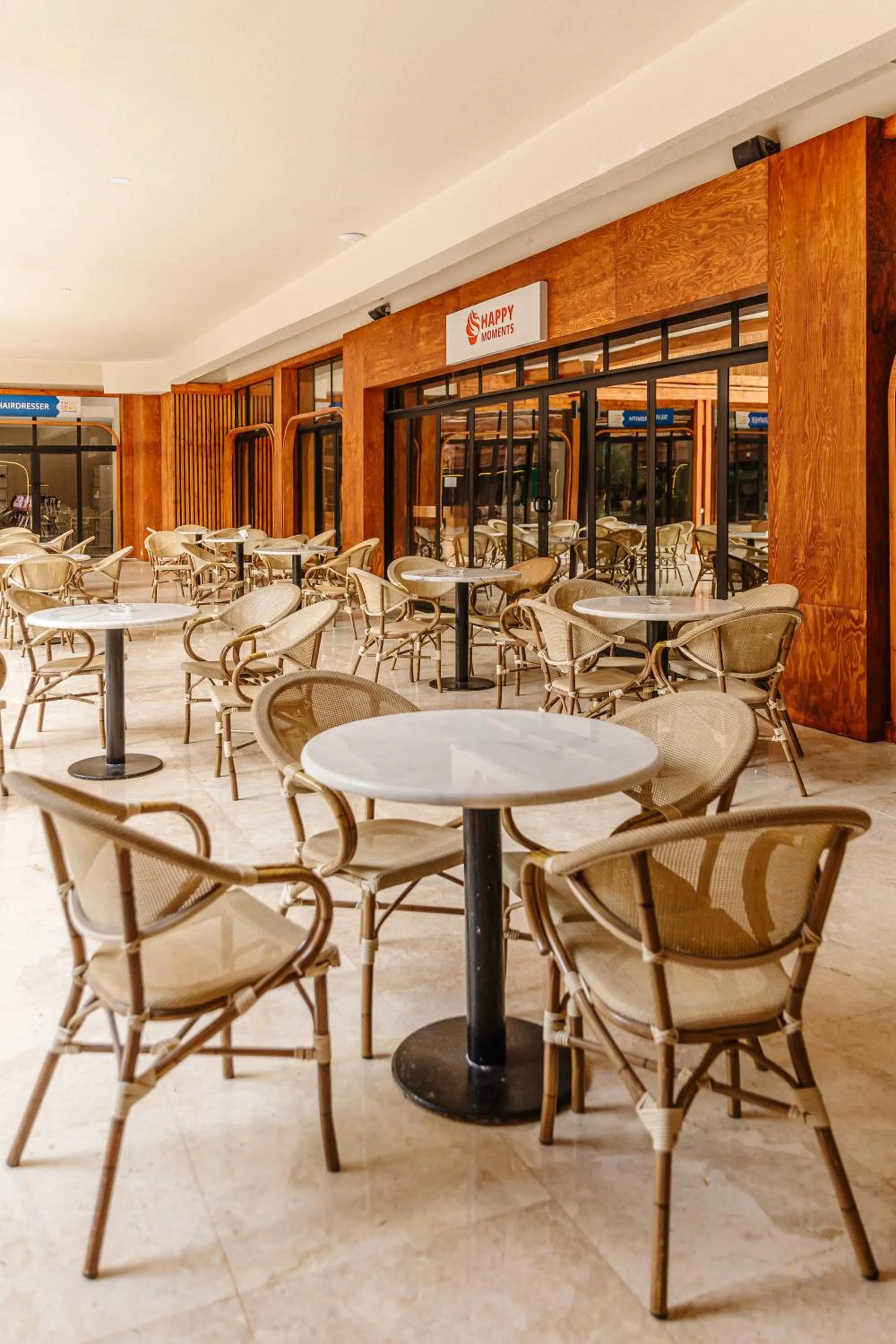 Restaurant/places to eat in Fun & Sun Club Saphire