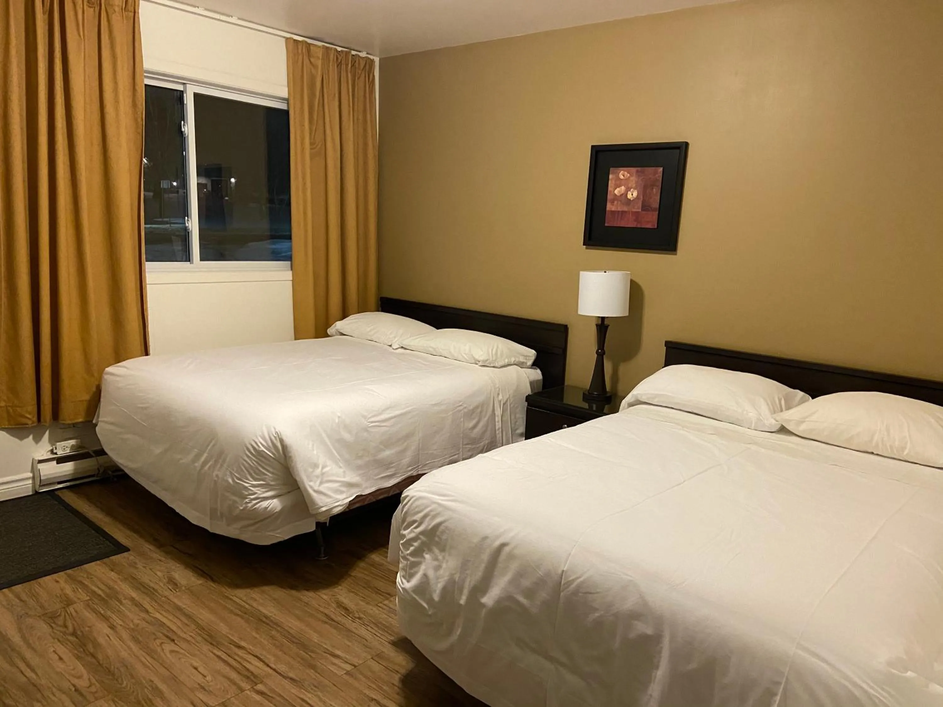 Bedroom, Bed in Motel le Phare