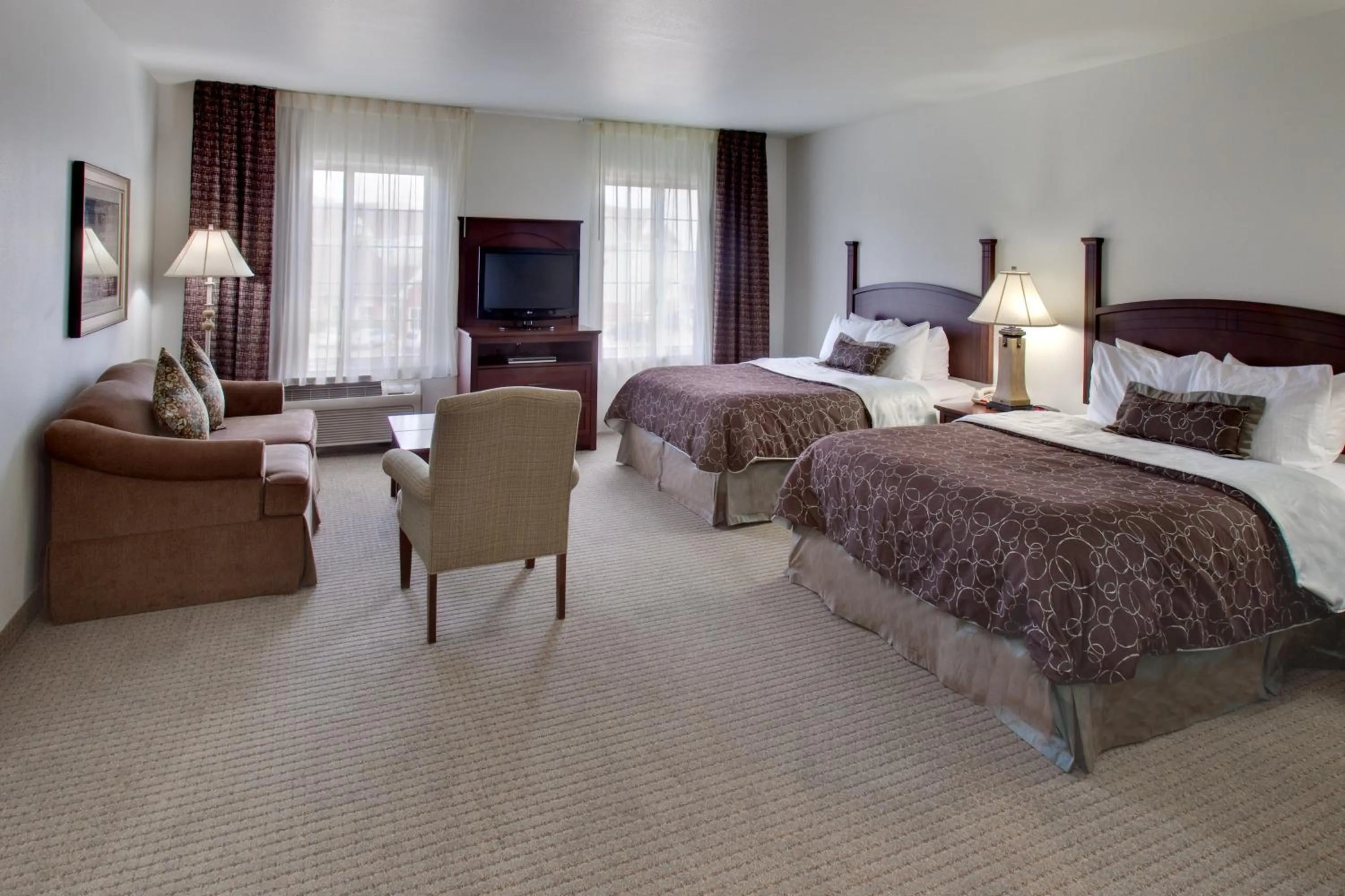 Photo of the whole room, Bed in Staybridge Suites Rockford by IHG
