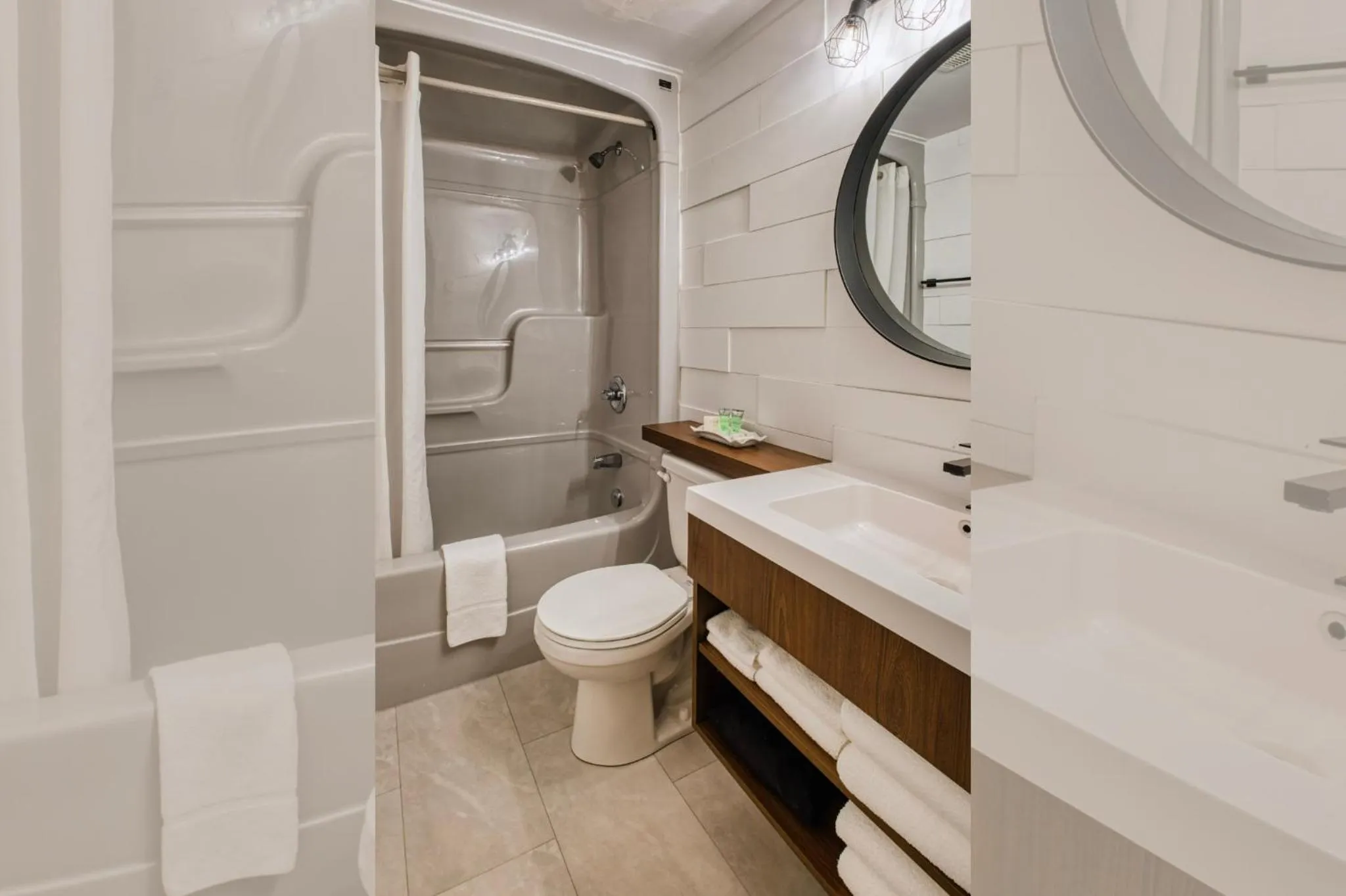 Bathroom in Motel Mistral