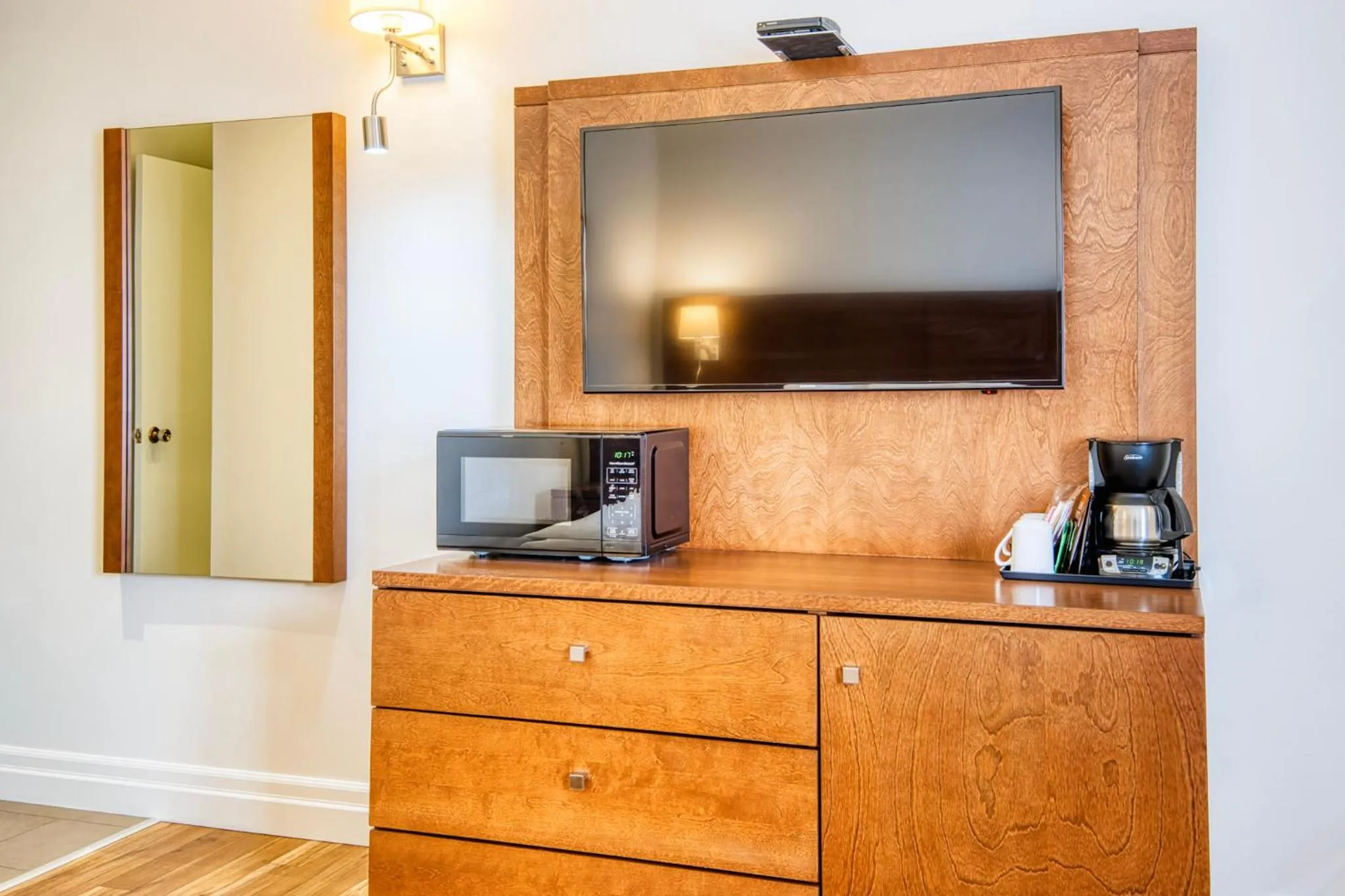 TV and multimedia in Motel Mistral