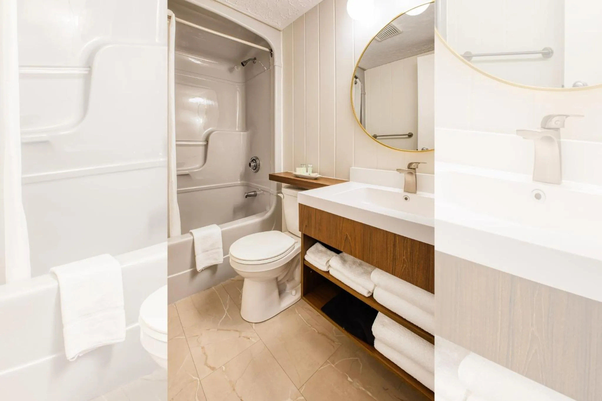 Bathroom in Motel Mistral