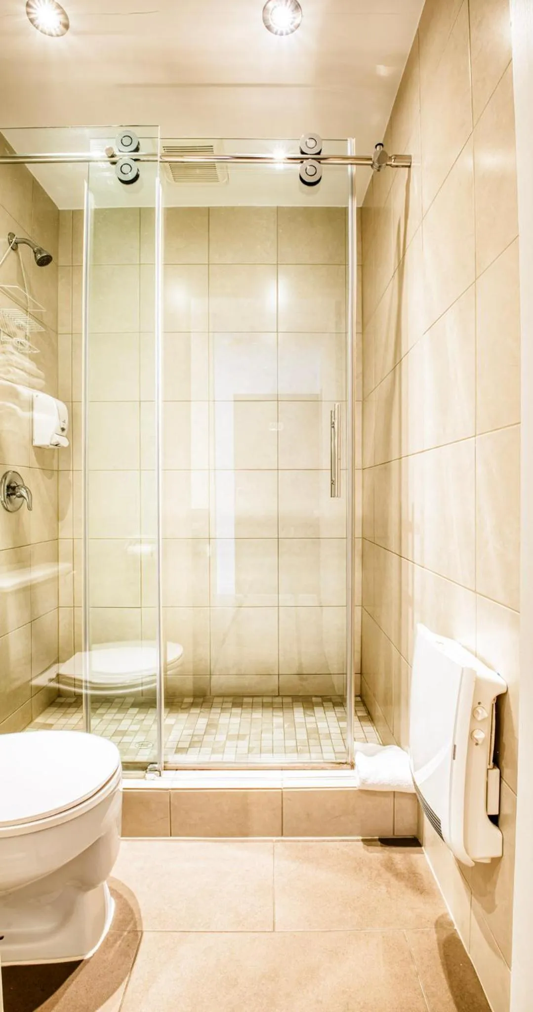 Shower in Motel Mistral