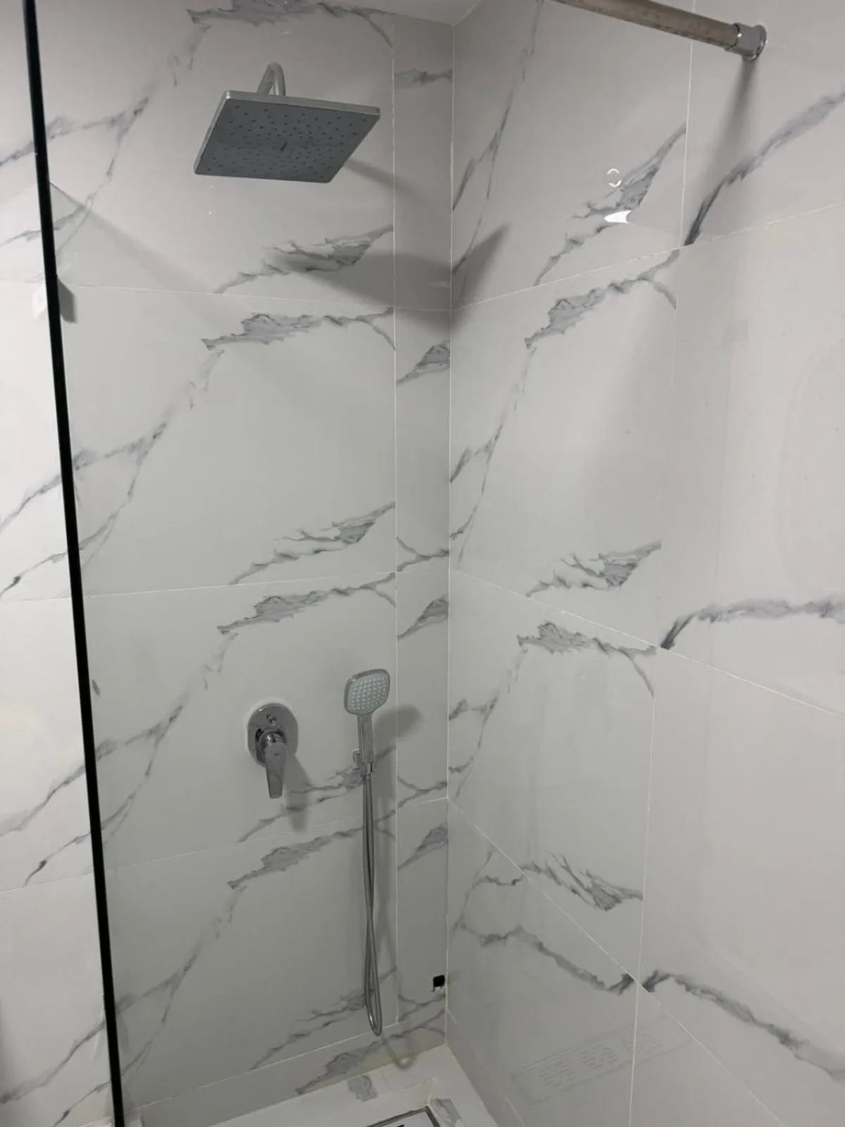 Shower in HOTEL BORJ EL ARAB