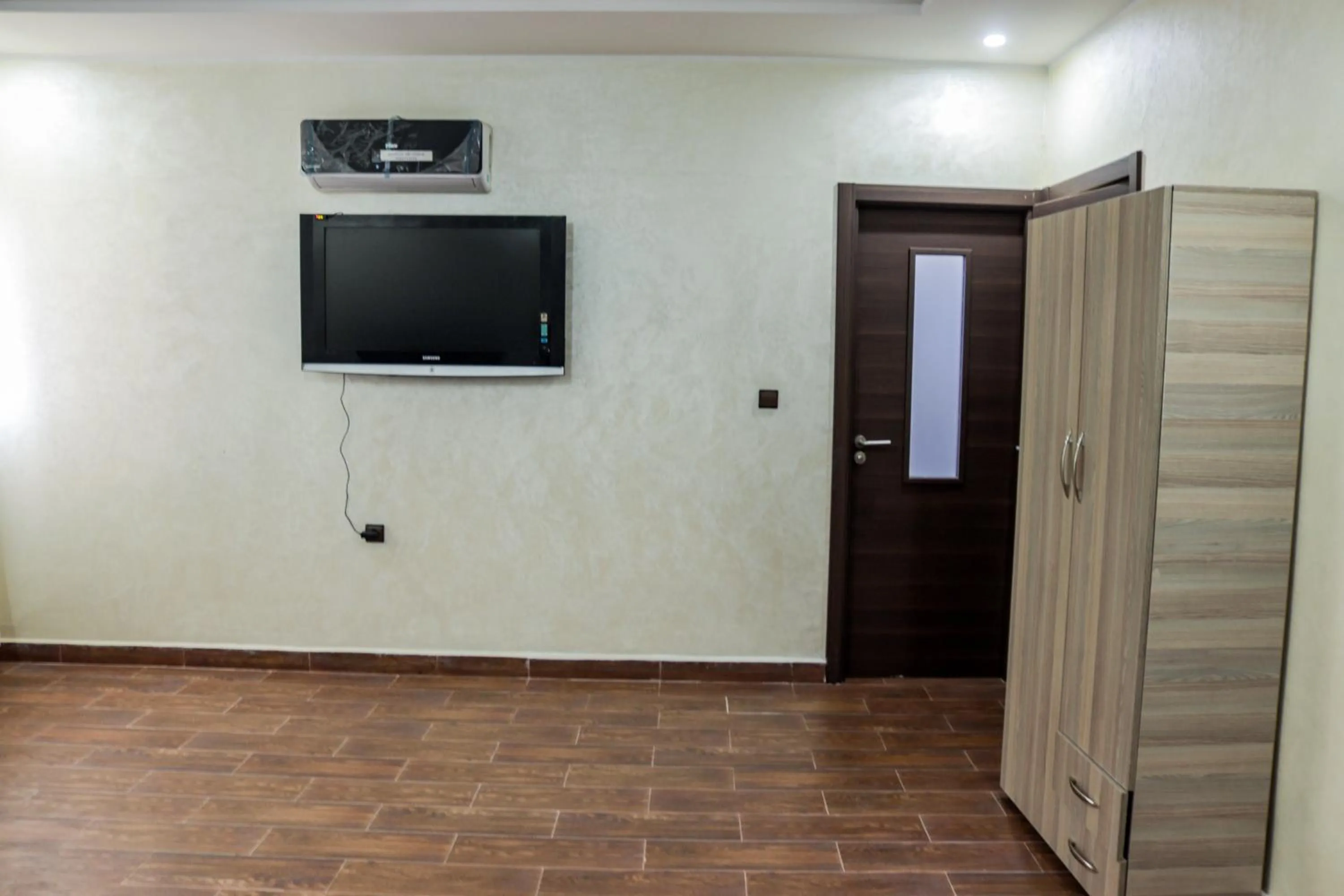 TV and multimedia in HOTEL BORJ EL ARAB