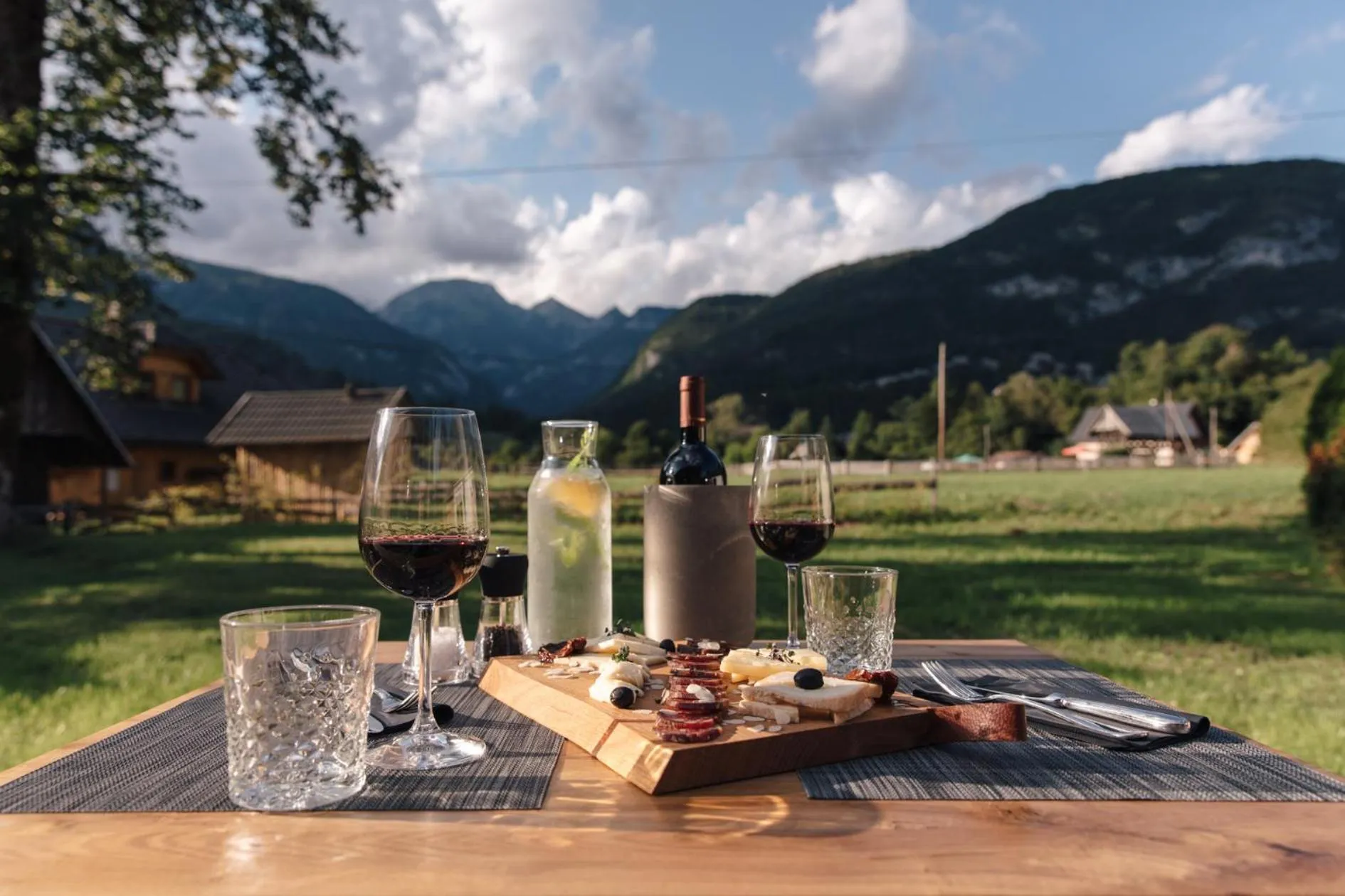 Restaurant/places to eat in Hotel Majerca