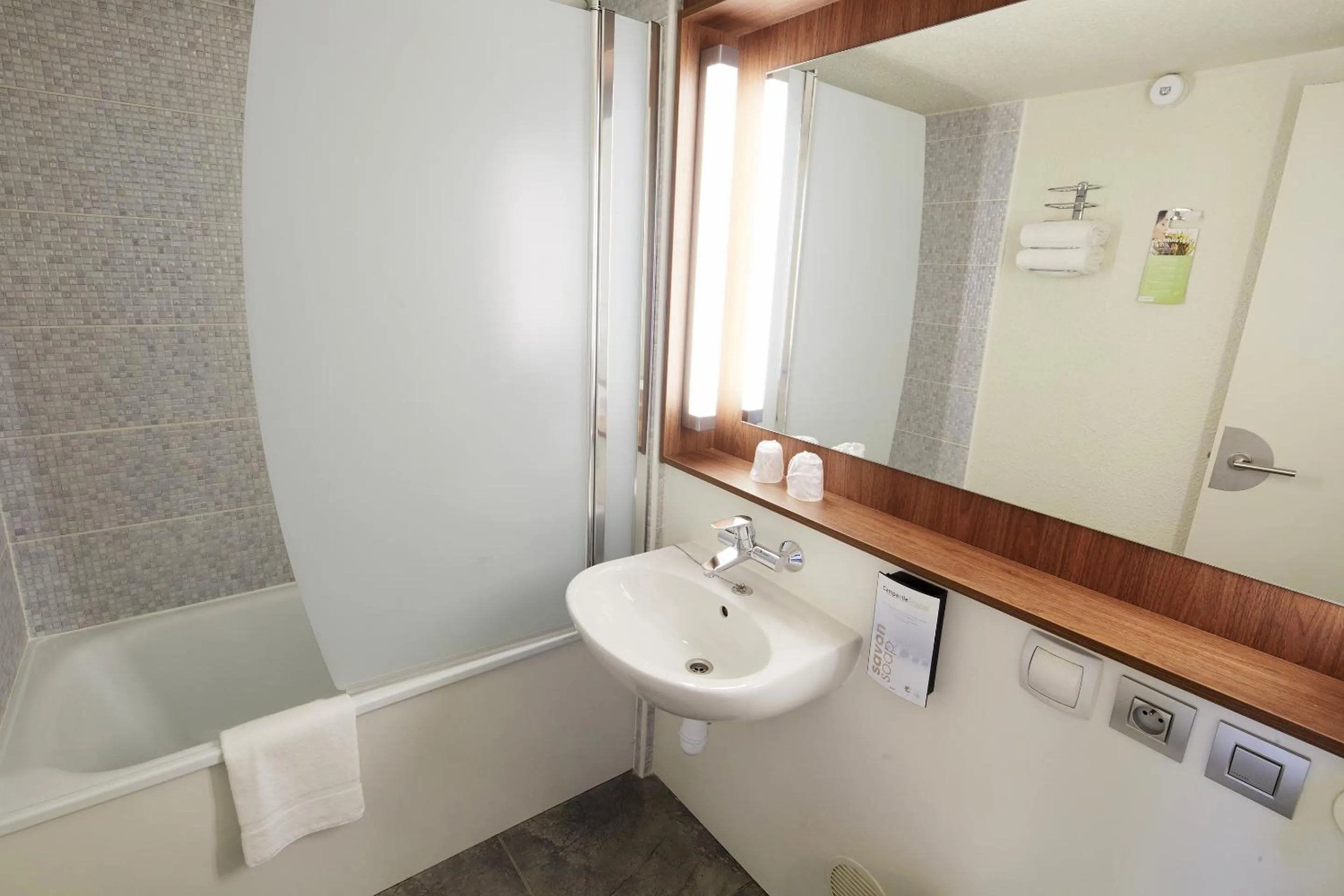 Bathroom in Campanile Hotel Compiegne