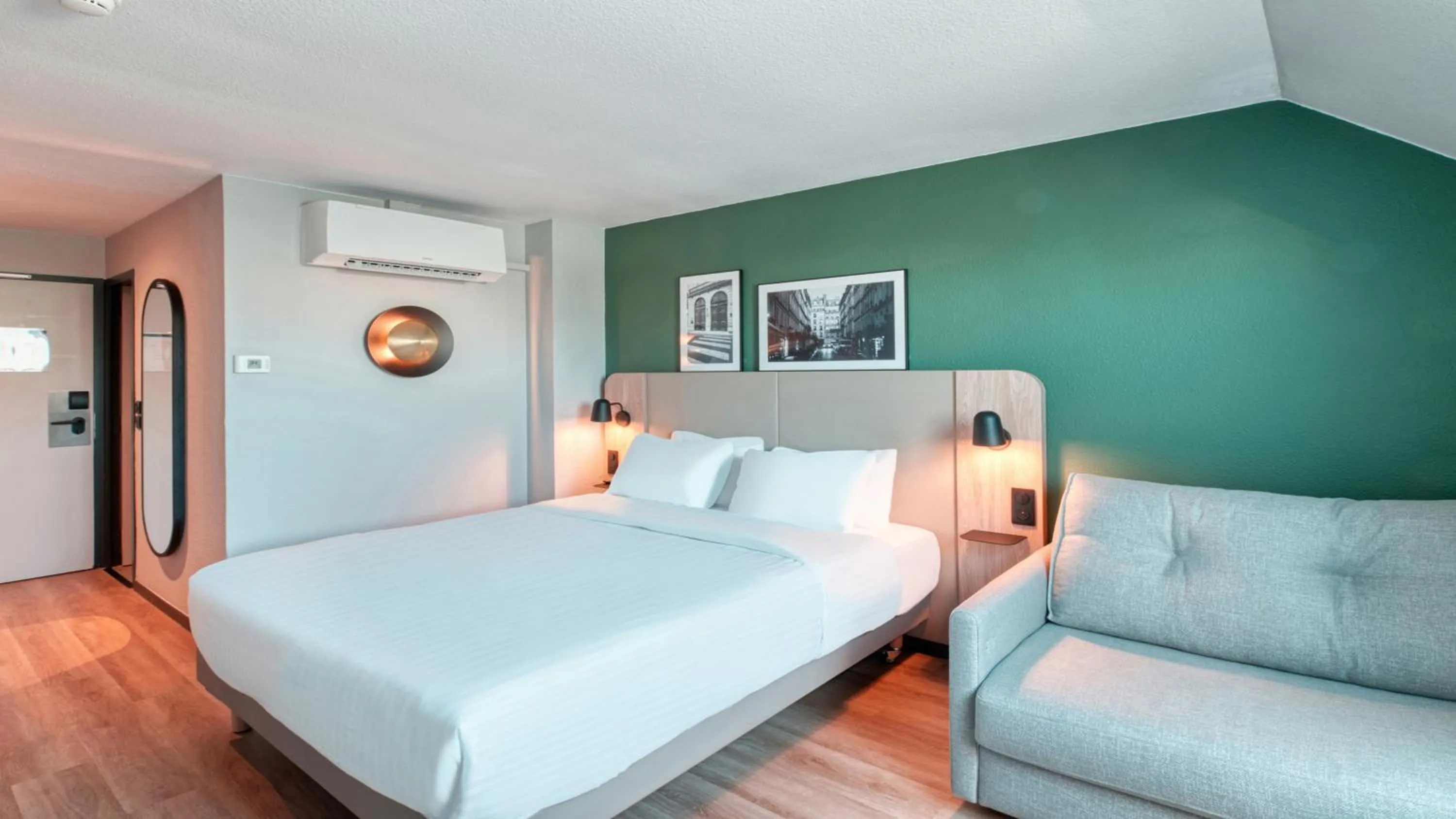 Bed in Campanile Hotel Compiegne