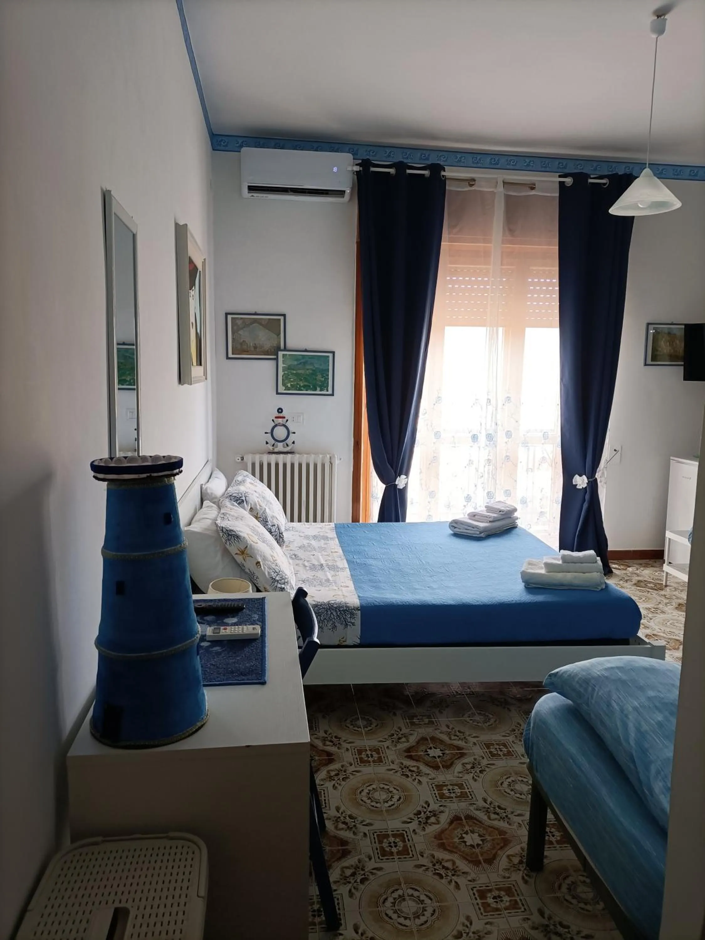 Bedroom, Bed in Domus Hera