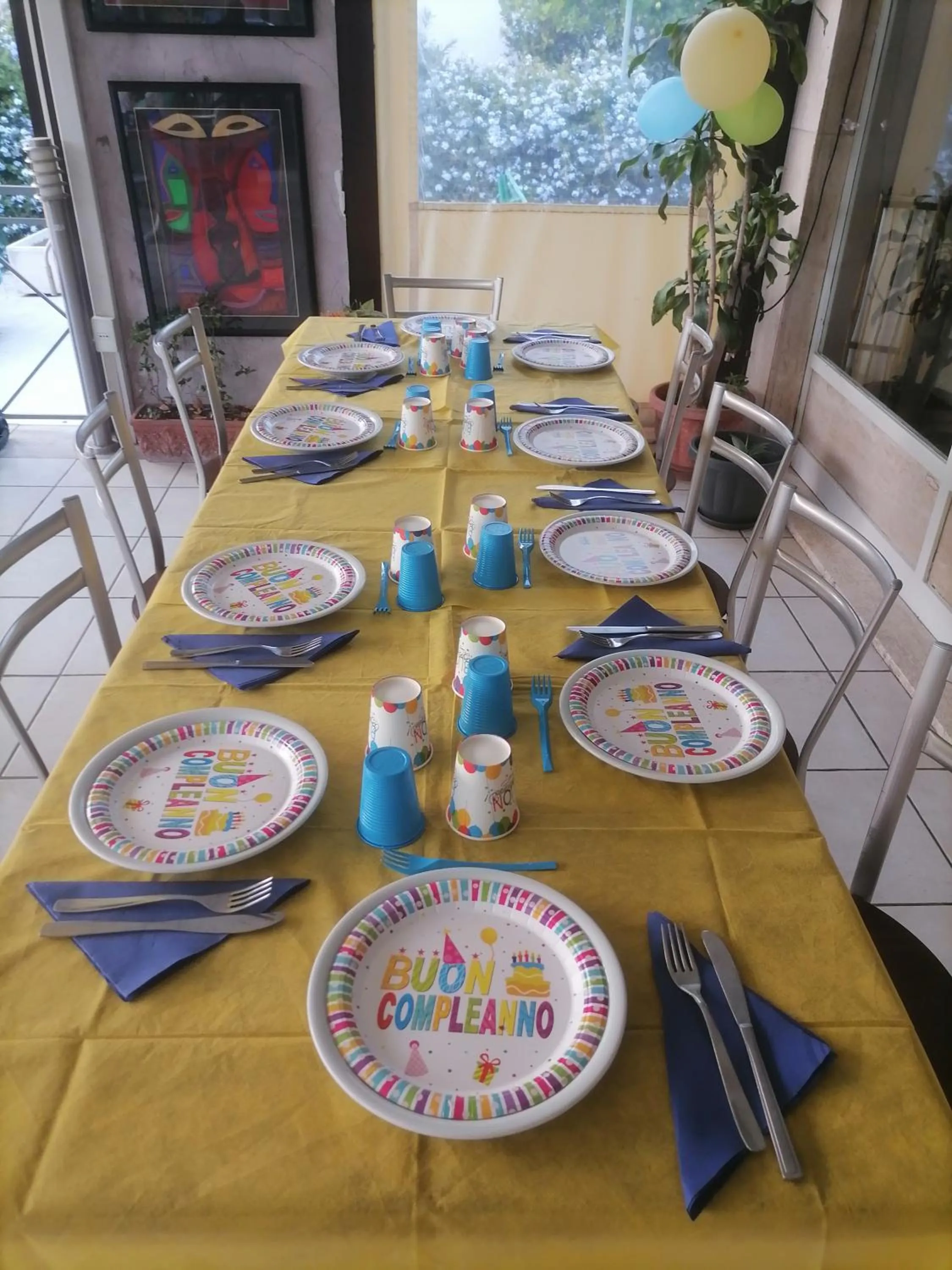 Restaurant/places to eat in Domus Hera