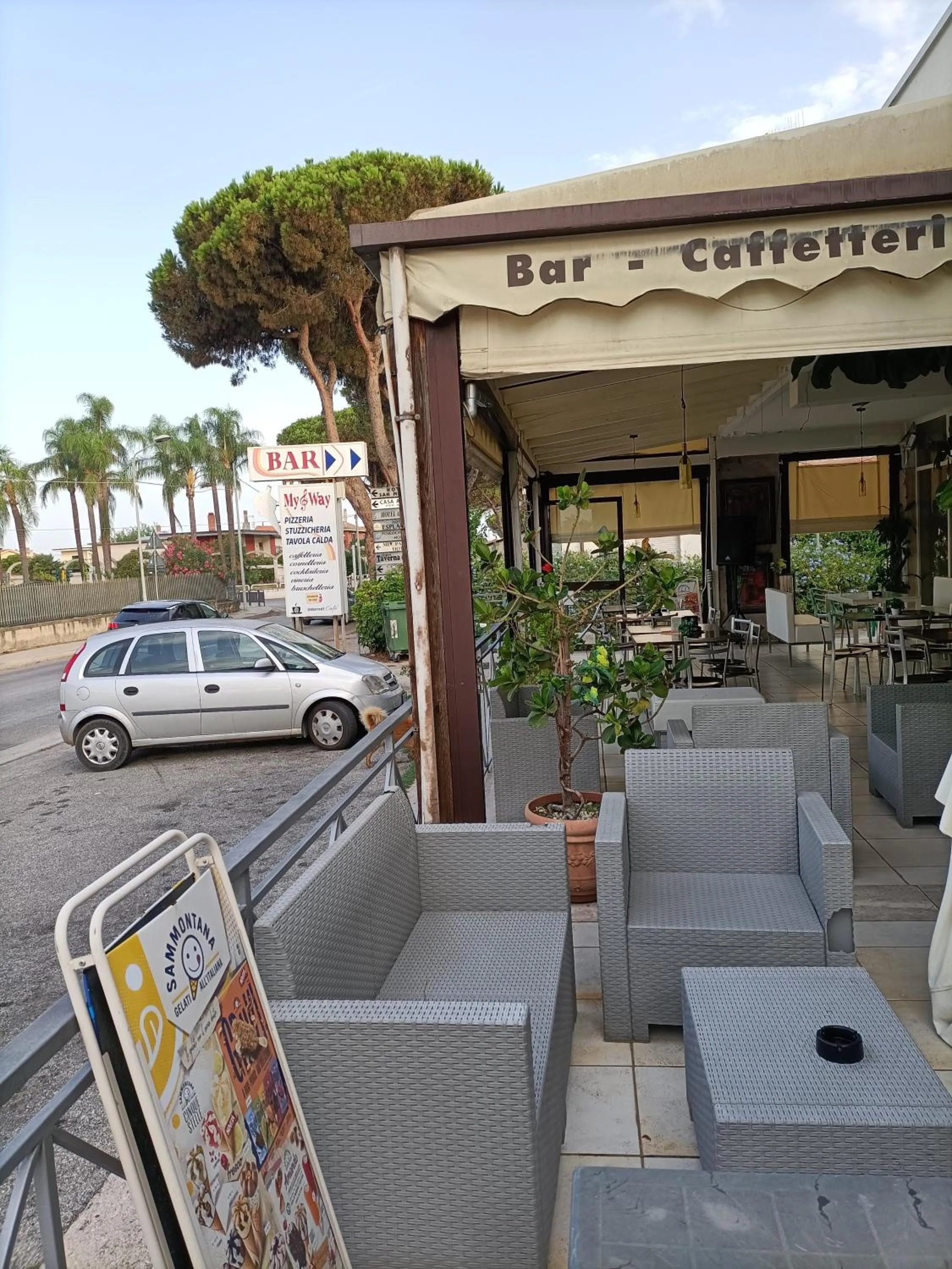 Restaurant/places to eat in Domus Hera