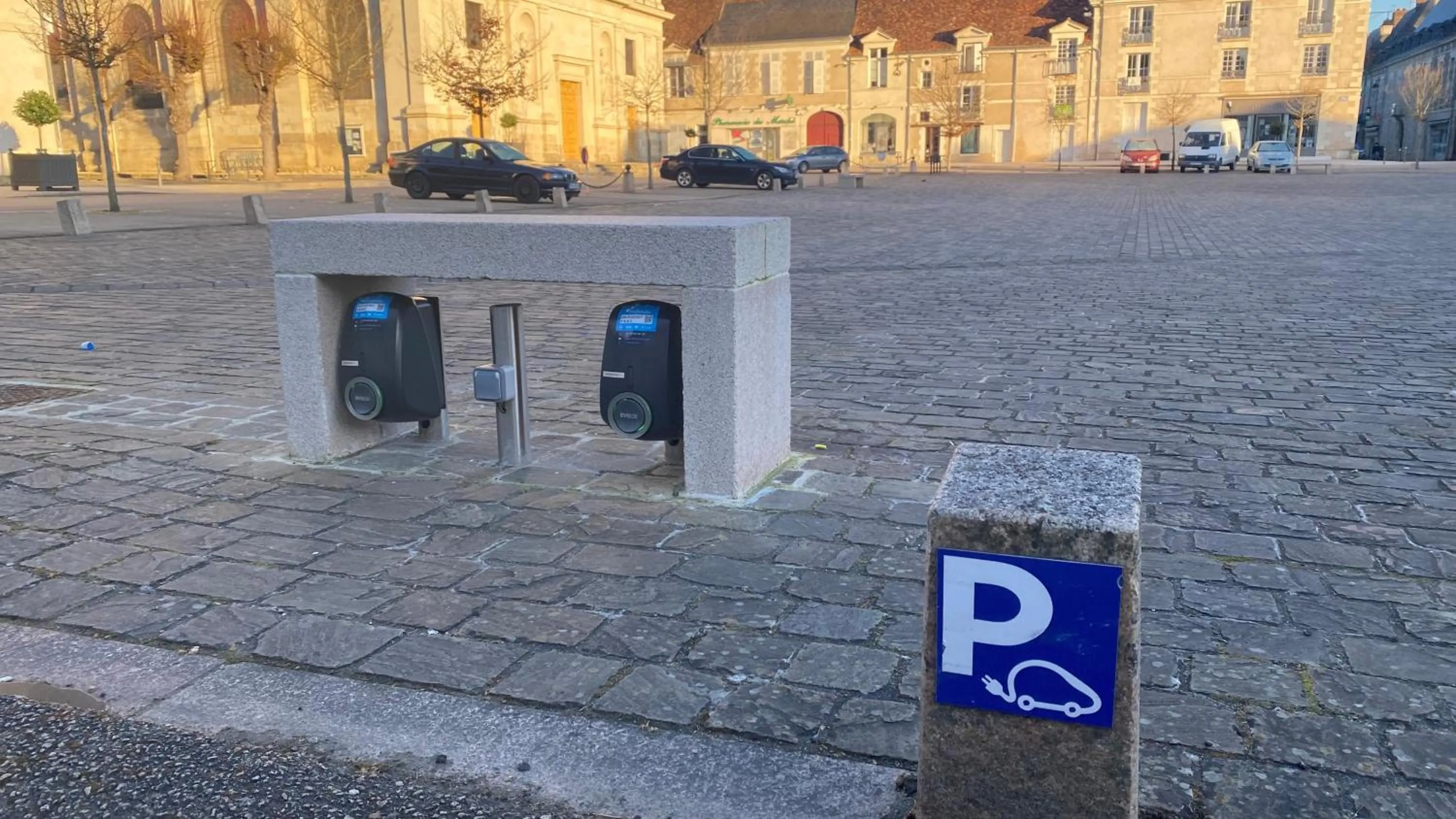 VIP in Logis Hôtel Restaurant Le Puits Doré