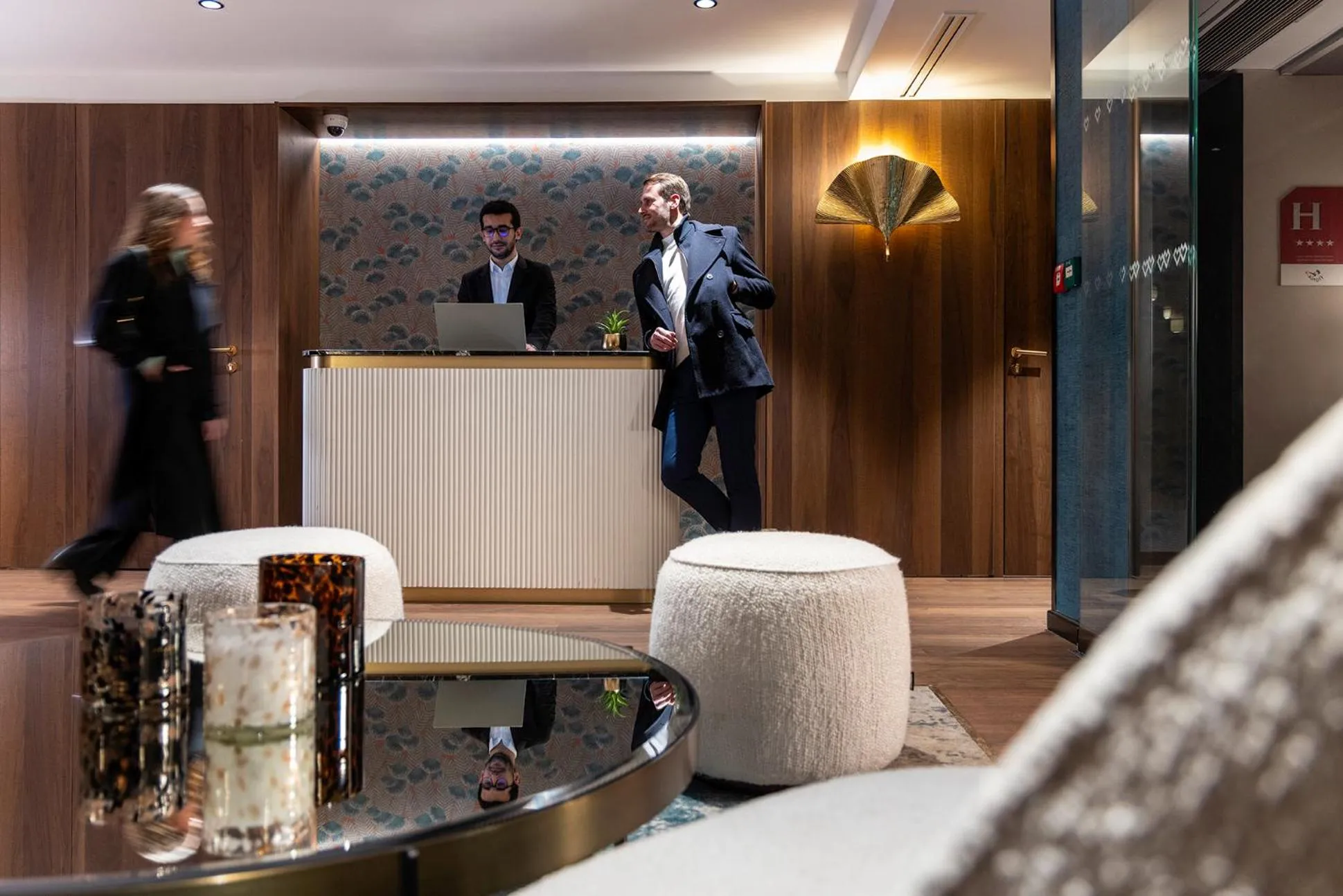 Night in Hôtel Etoile Maillot