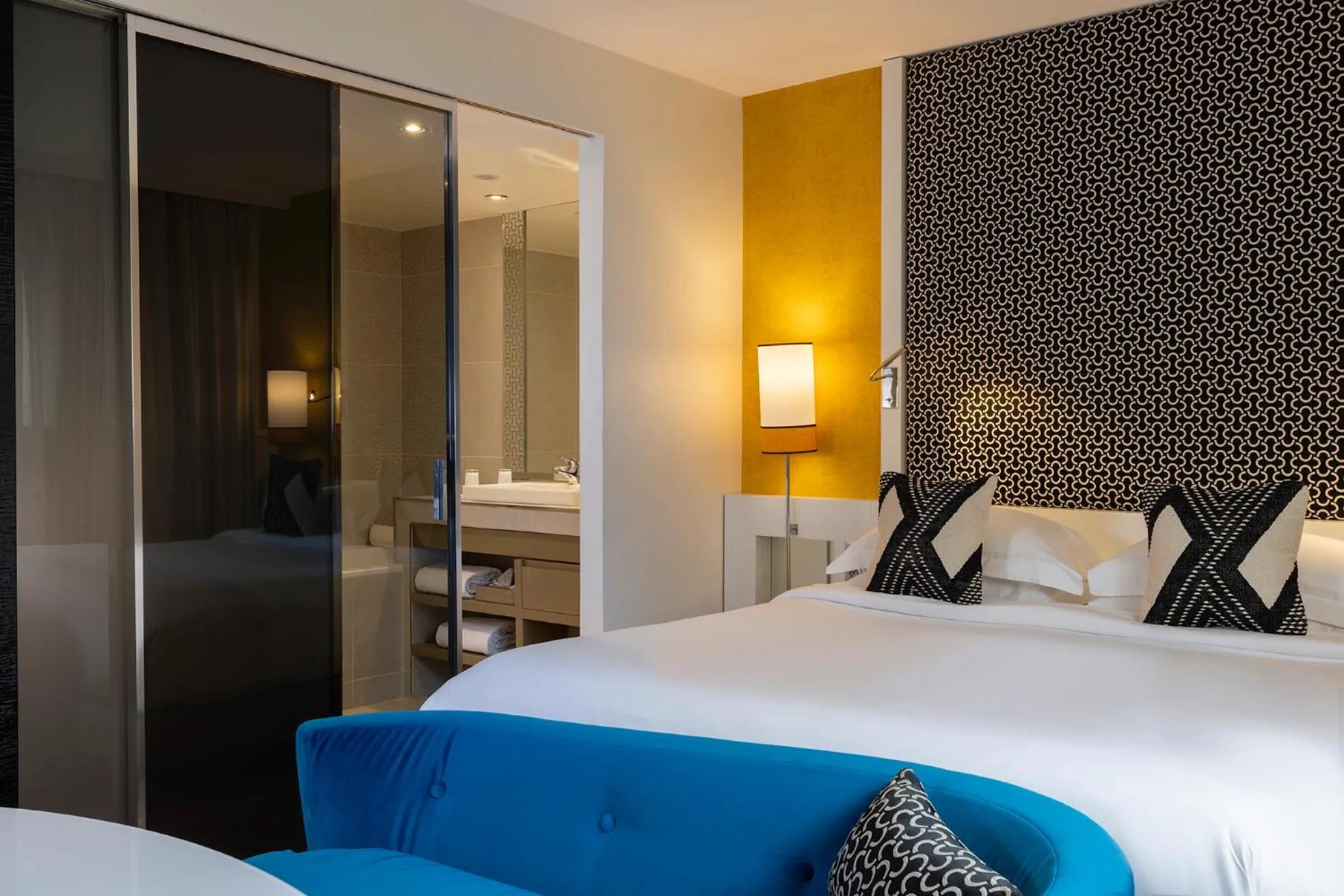 Bed in Hôtel Etoile Maillot